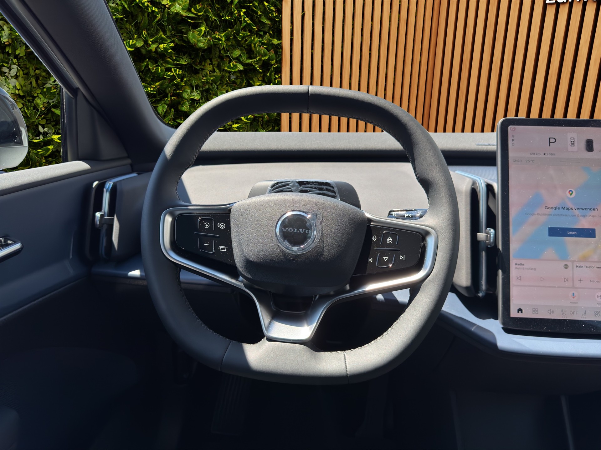 VOLVO EX30 CC E60 Twin Performance AWD-image-10