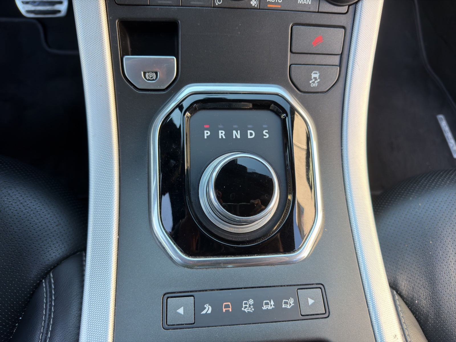LAND ROVER Range Rover Evoque 2.0 Si4 Pure AT6-image-15