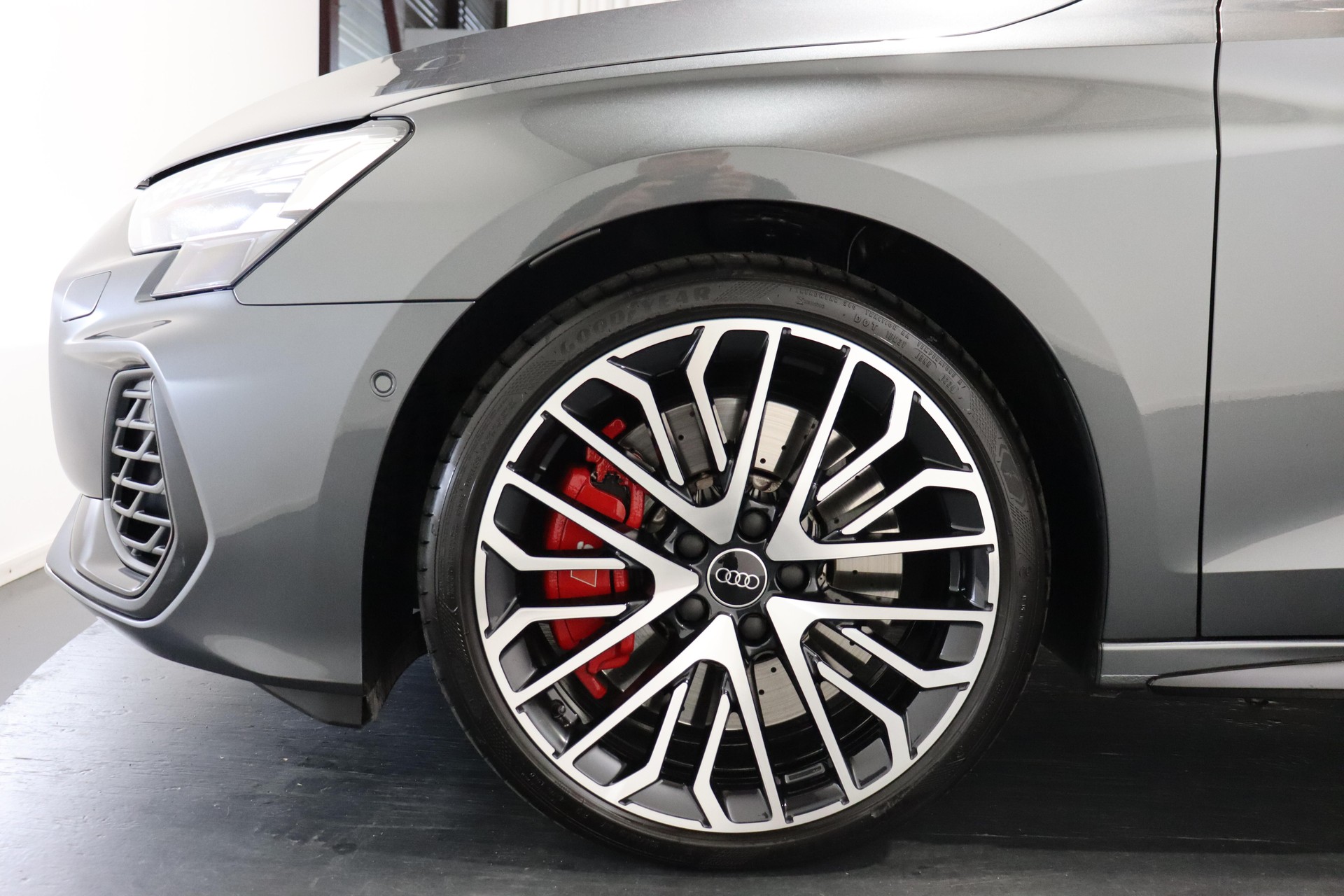 AUDI S3 Sportback 2.0 TFSI quattro S-Tronic-image-3