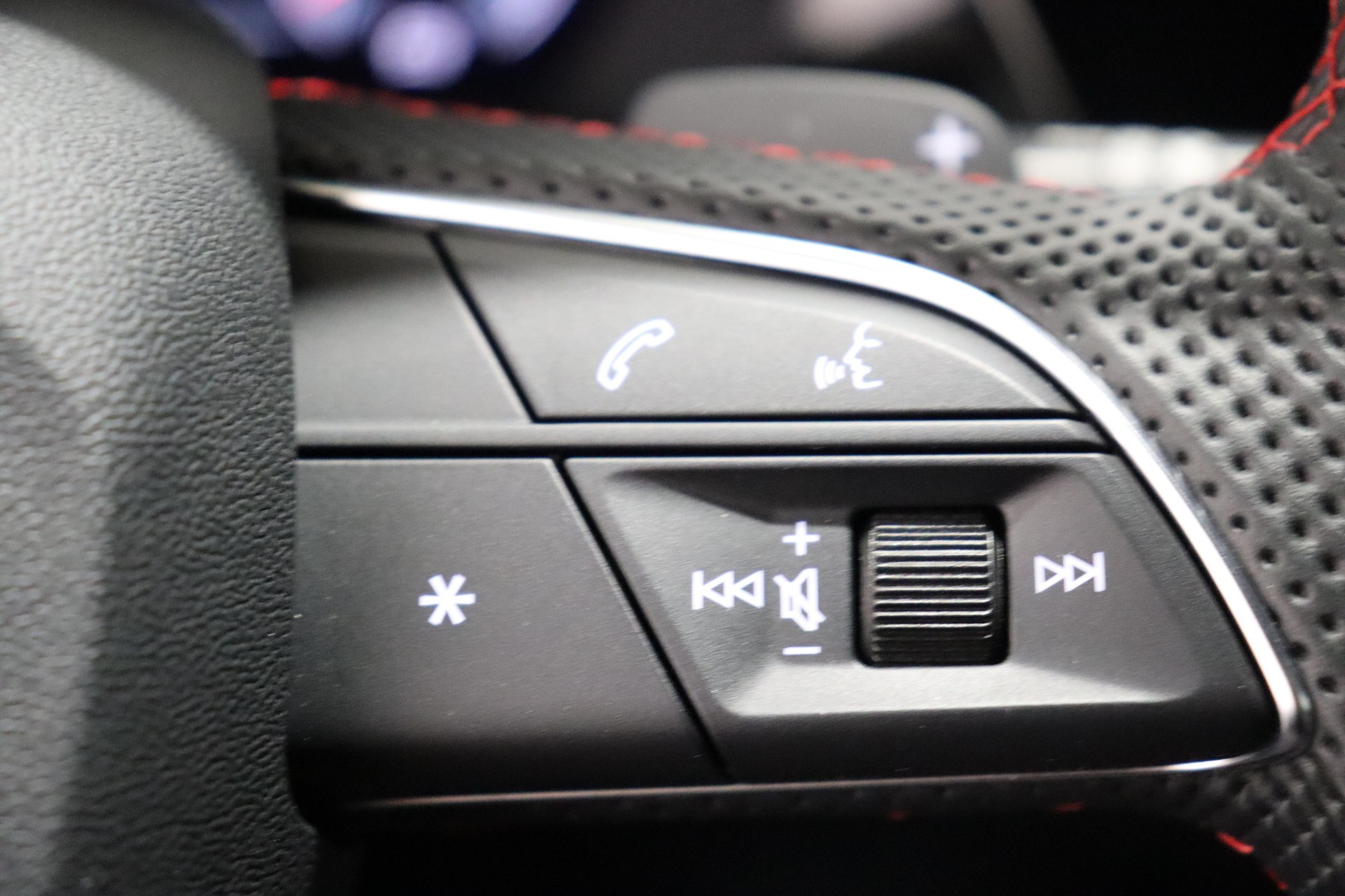 AUDI S3 Sportback 2.0 TFSI quattro S-Tronic-image-18