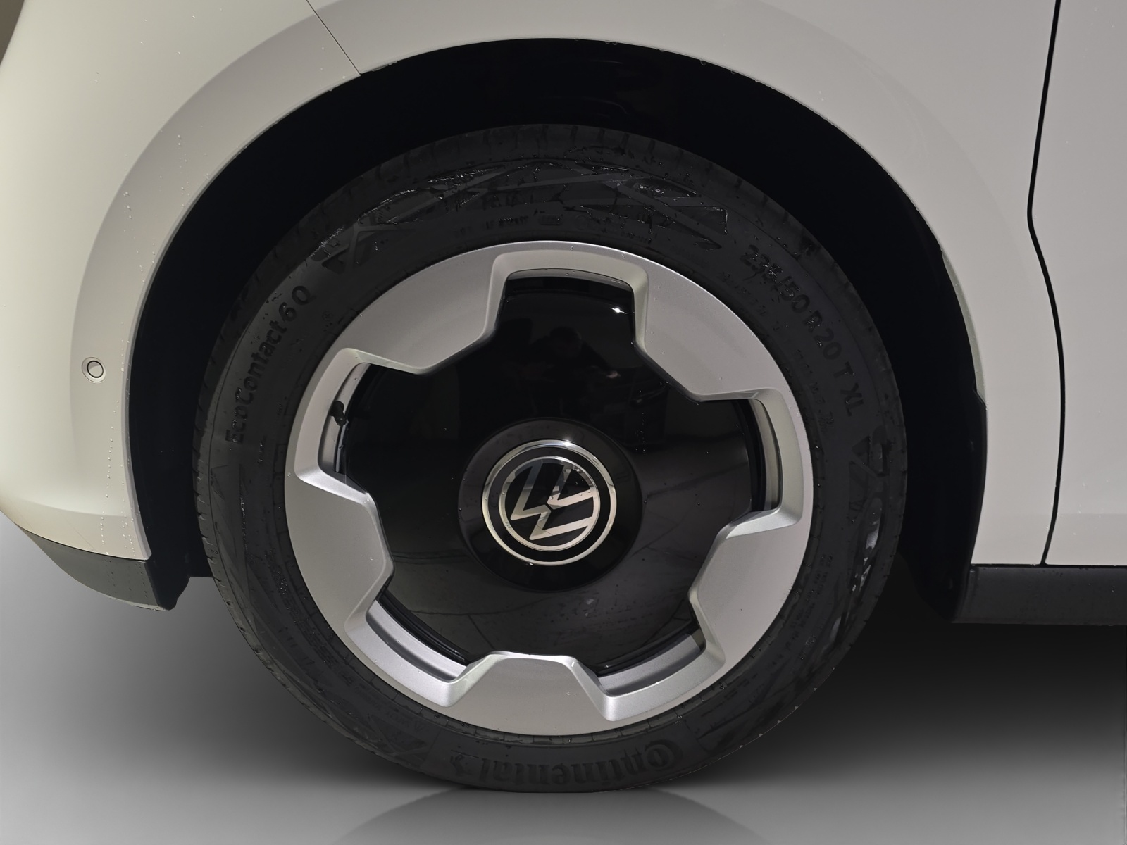 VW ID.Buzz LWB Pro 4 Motion-image-15