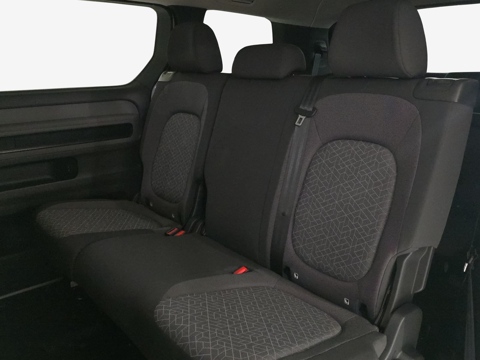 VW ID.Buzz LWB Pro 4 Motion-image-11
