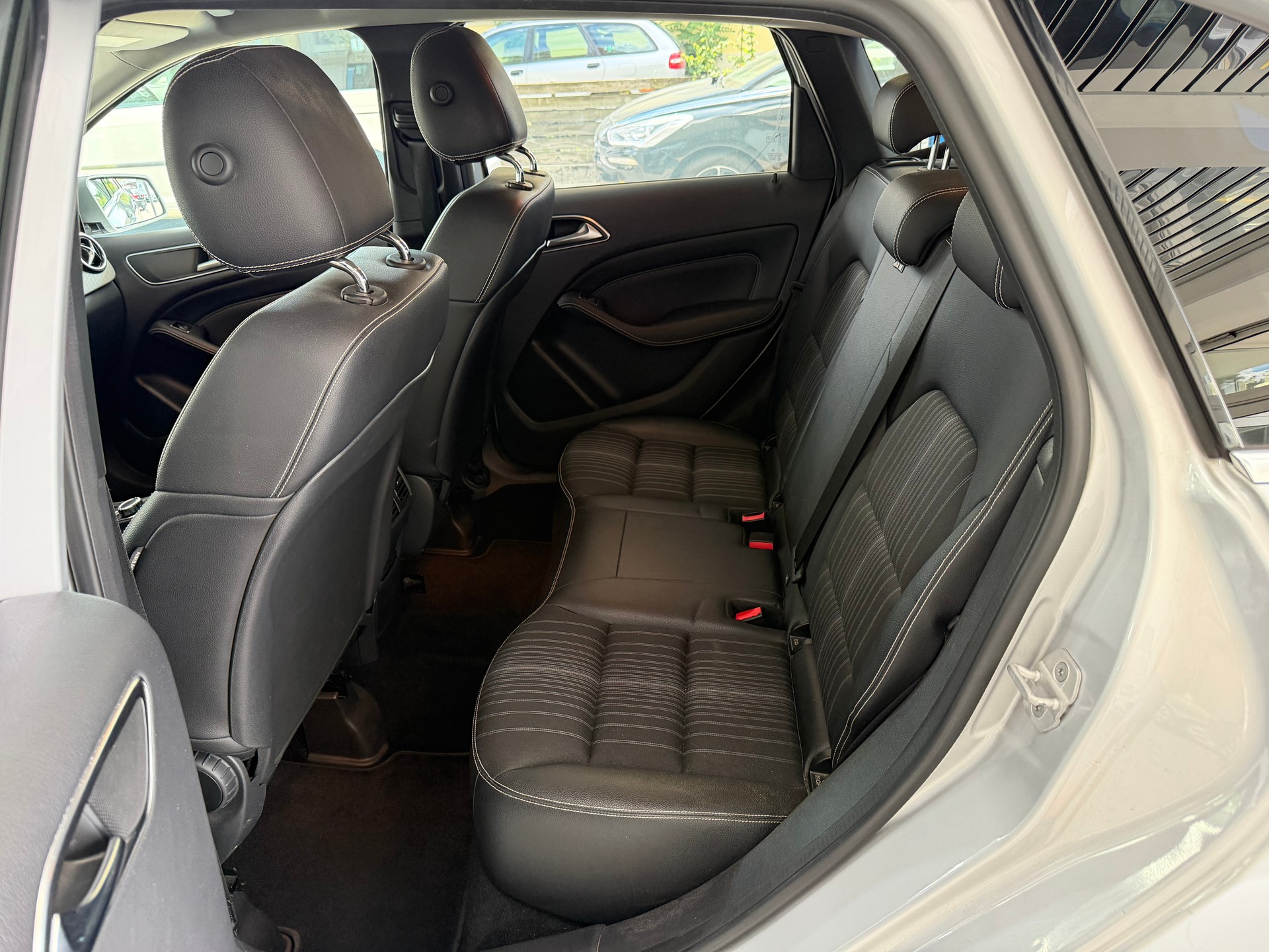 MERCEDES-BENZ B 220 CDI 7G-DCT-image-17