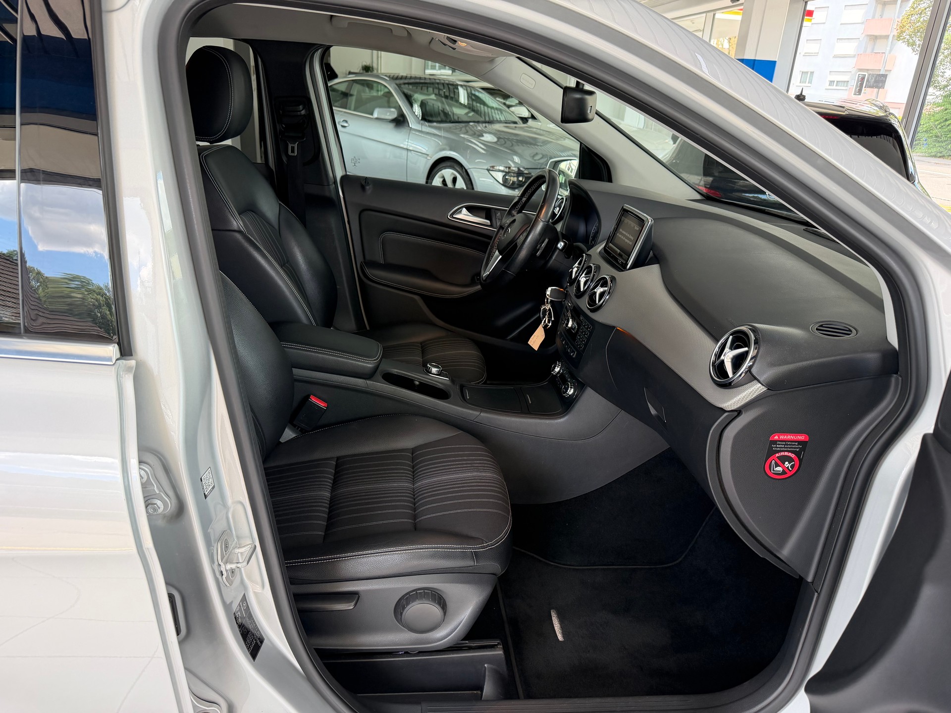 MERCEDES-BENZ B 220 CDI 7G-DCT-image-13