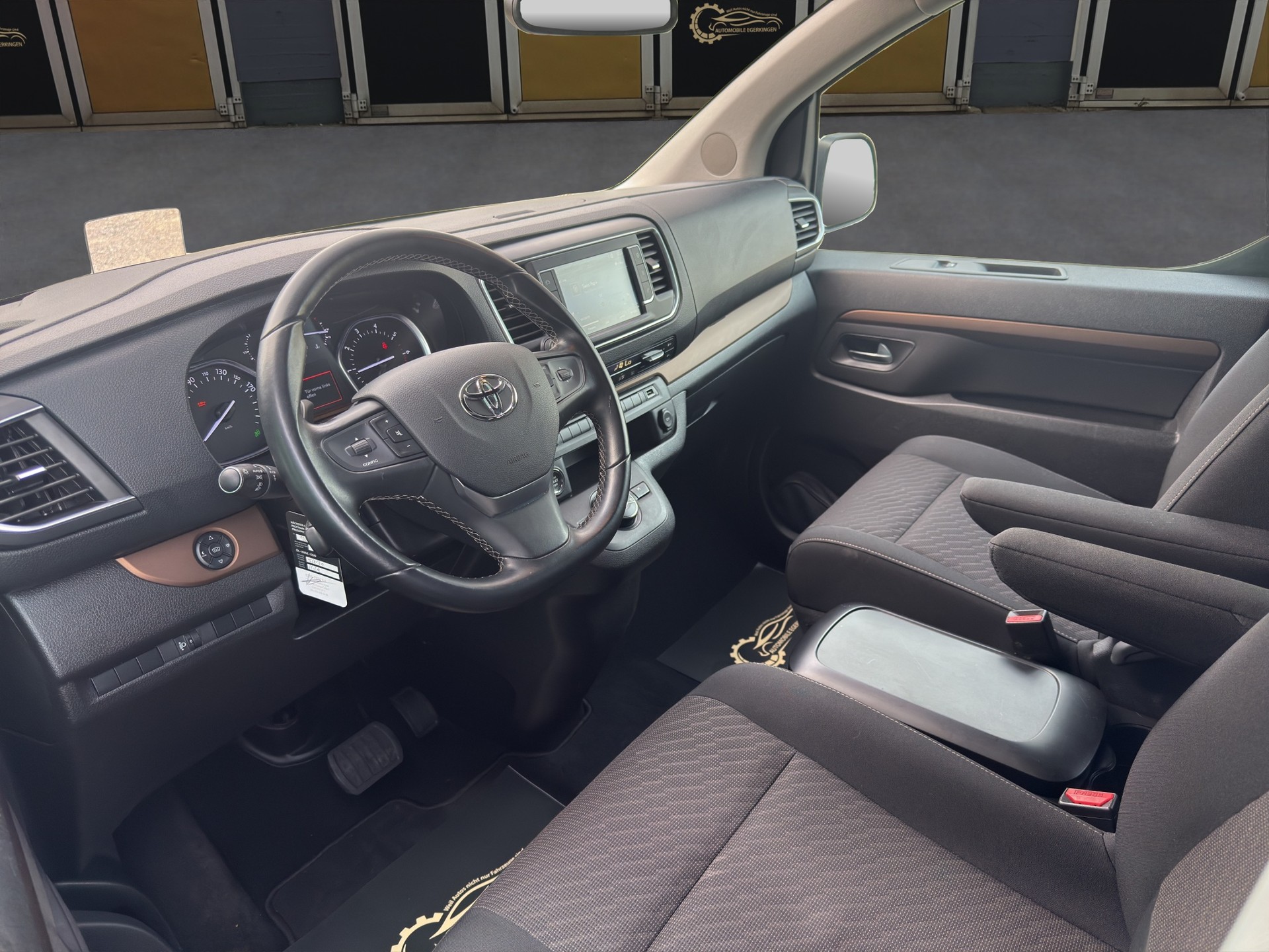 TOYOTA Proace Crosscamp 2.0d-image-8