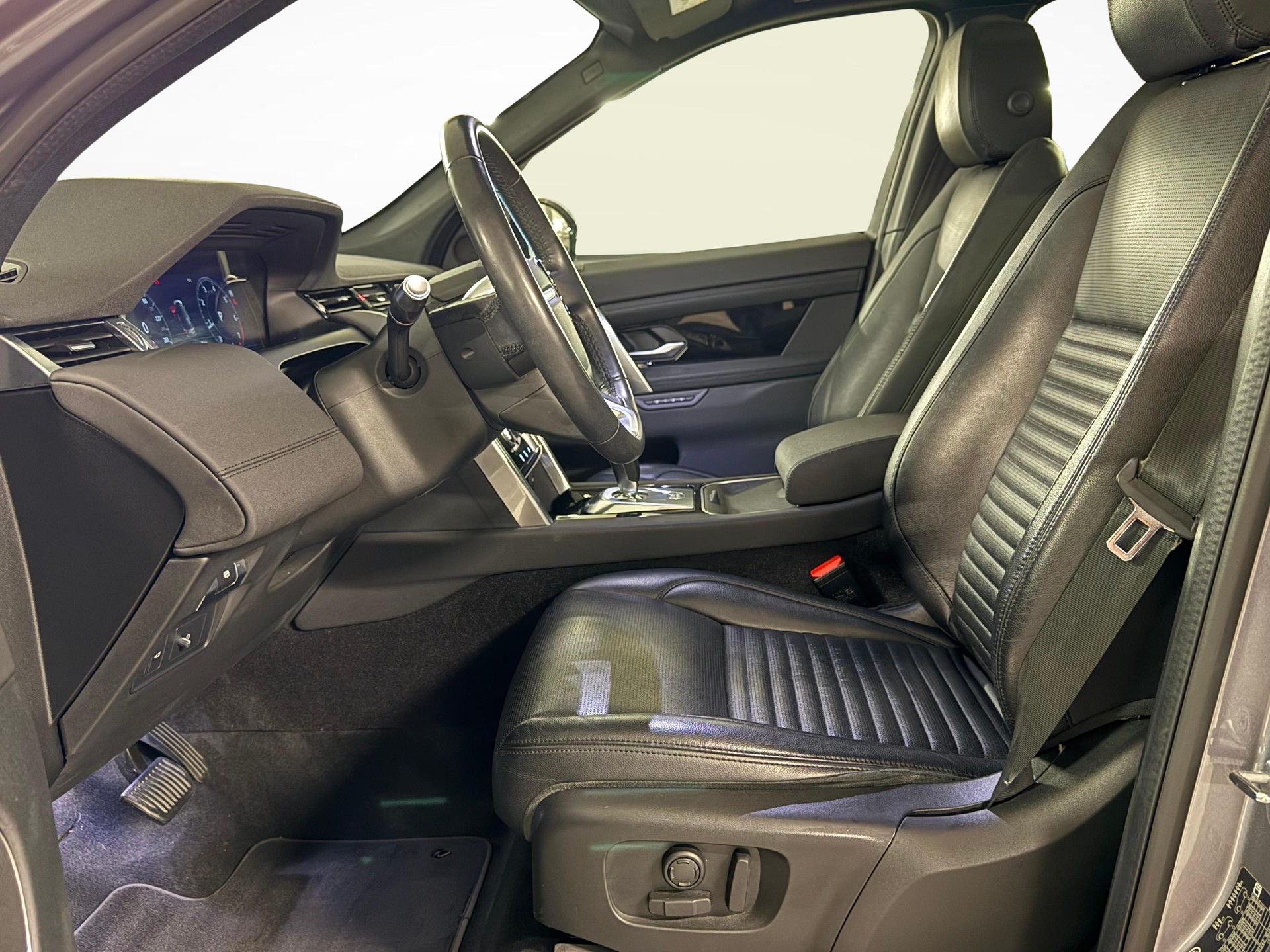 LAND ROVER Discovery Sport 2.0 Si4 SE-image-11