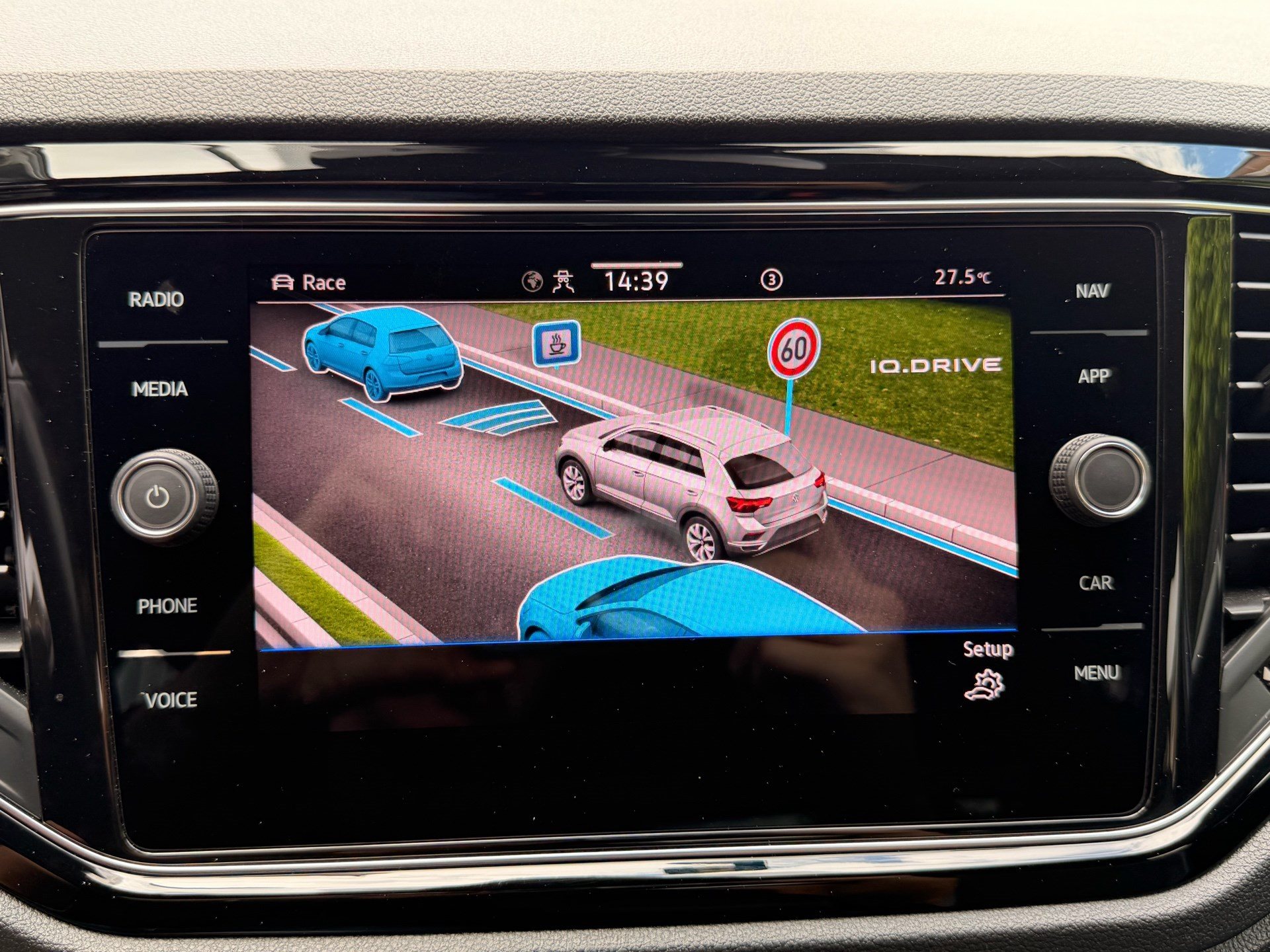 VW T-Roc 2.0 TSI DSG 300PS 4MOTION R *** BEATS SOUND & TOTWINKEL ***-image-16