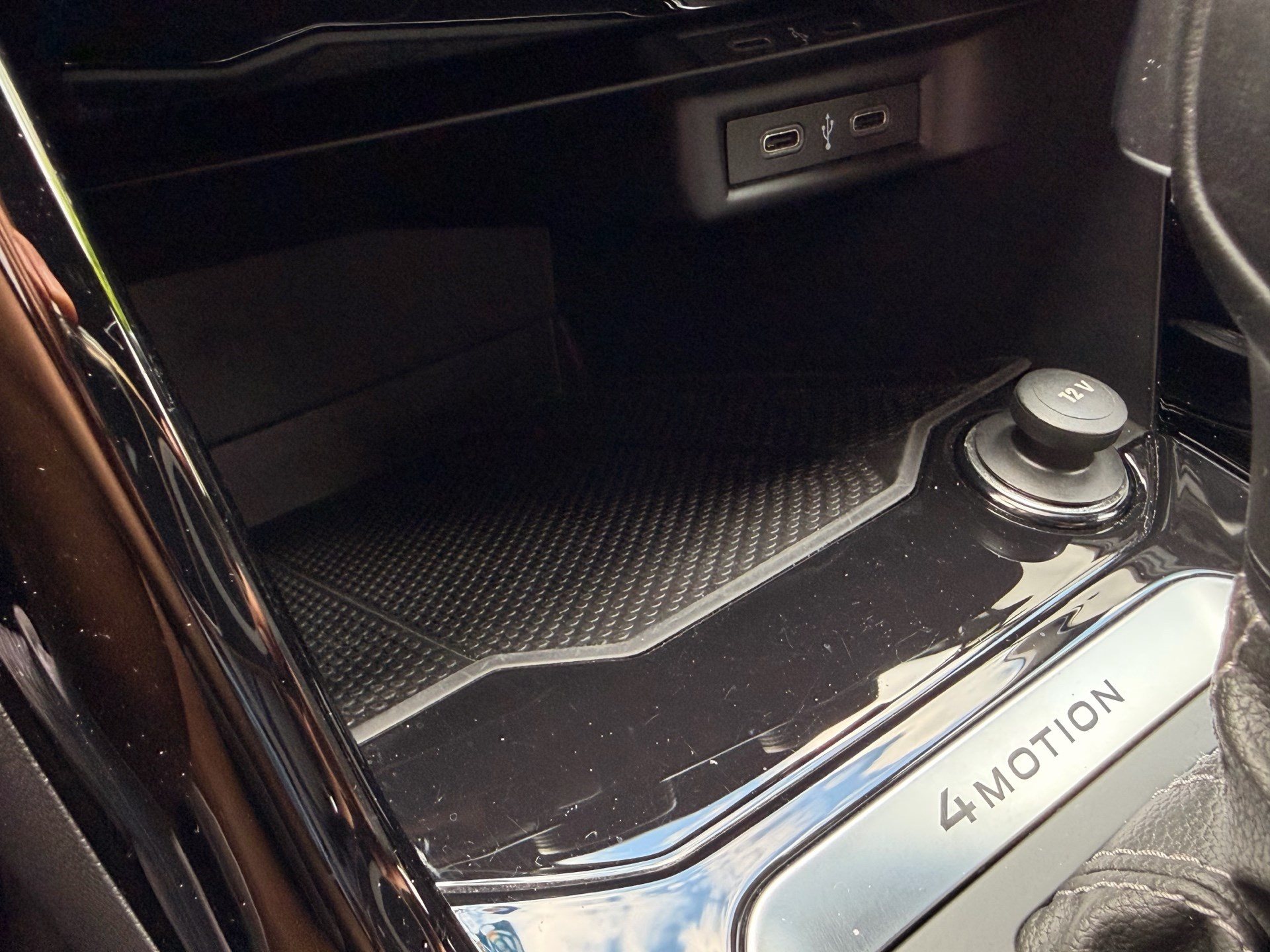 VW T-Roc 2.0 TSI DSG 300PS 4MOTION R *** BEATS SOUND & TOTWINKEL ***-image-22