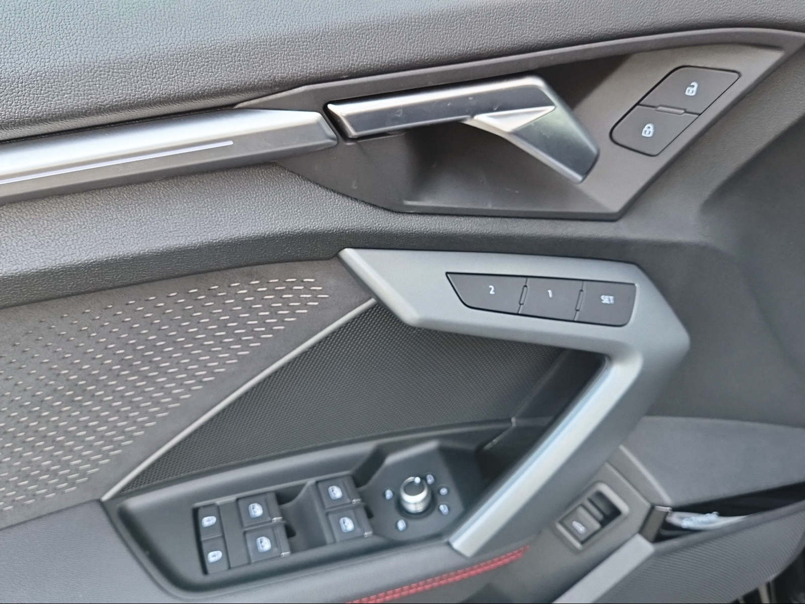 AUDI S3 Sportback TFSI quattro S-tronic Mythosschwarz Metallic-image-16