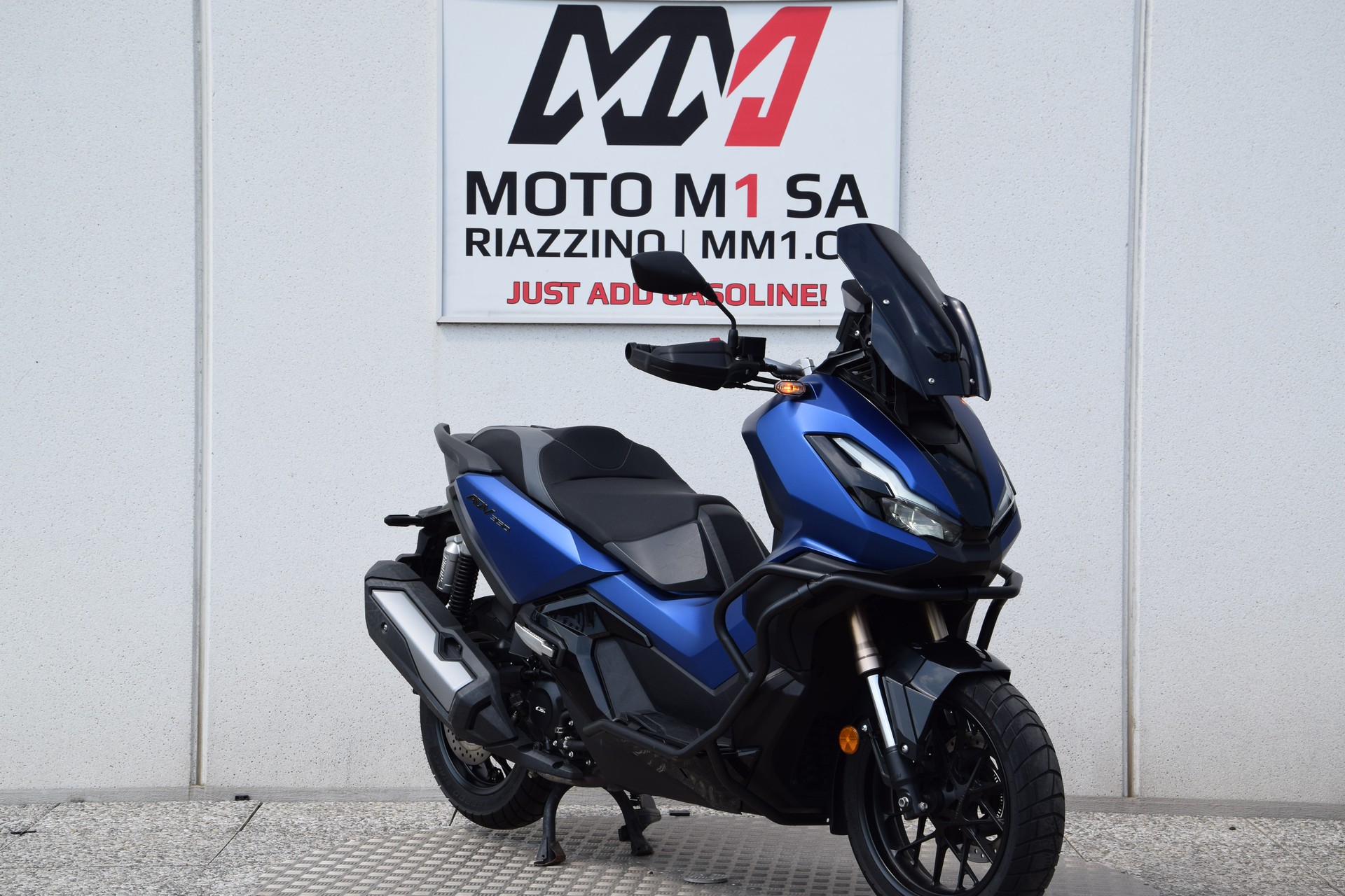 HONDA ADV 350-showroom-element-1