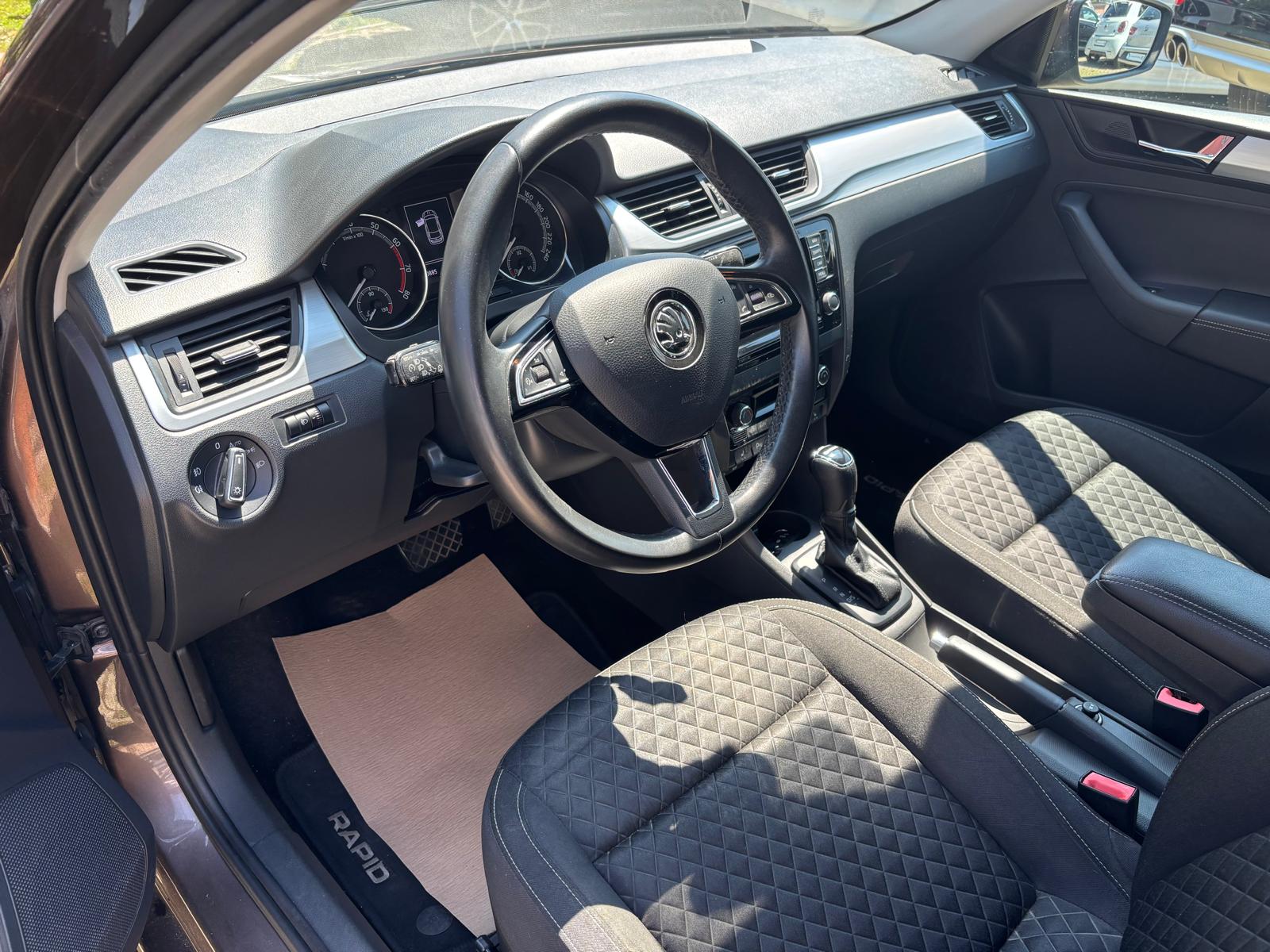 SKODA Rapid Spaceback 1.0 TSI Ambition DSG-image-5