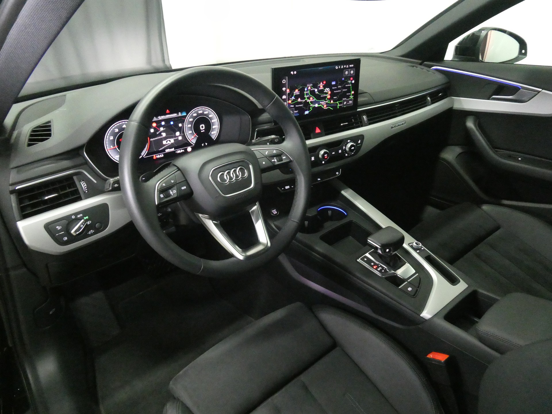 AUDI A4 Avant 45 TFSI S line S-tronic quattro - Competition Edition Plus - Panorama - Navi - Matrix LED - AHK - 265 PS-image-8