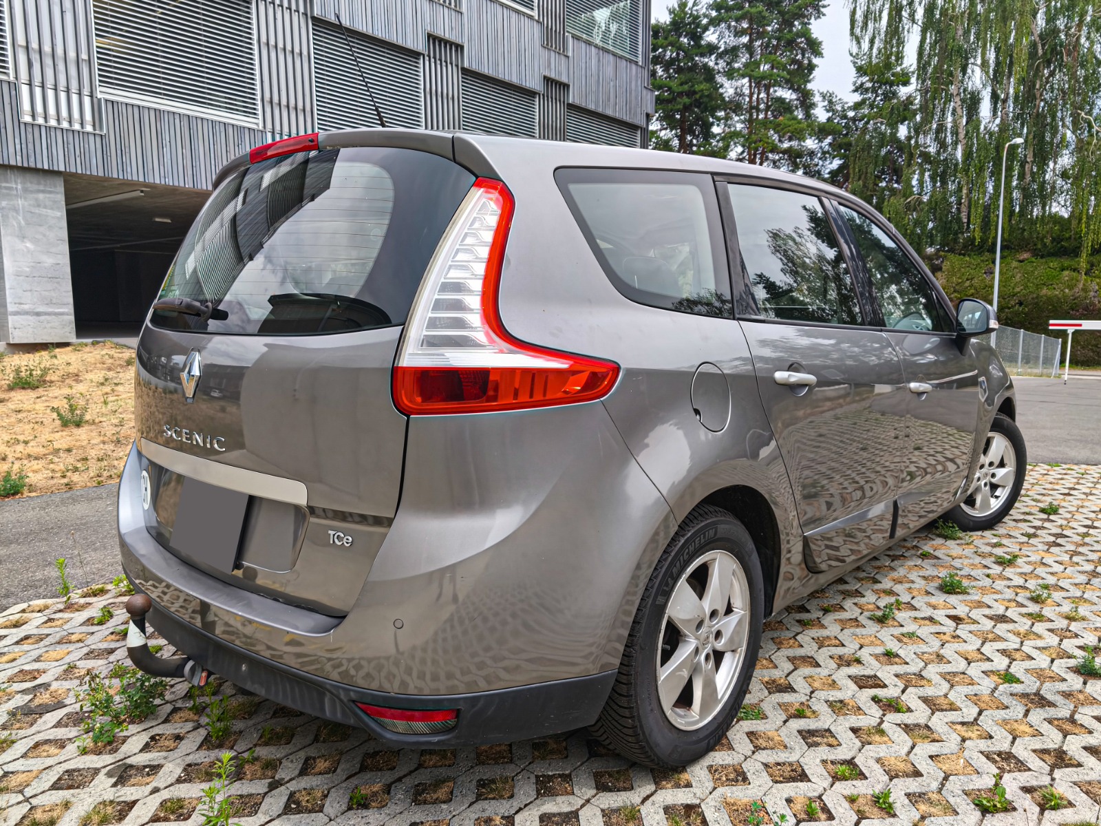 RENAULT Grand Scénic 1.4 16V Turbo Dynamique-image-3
