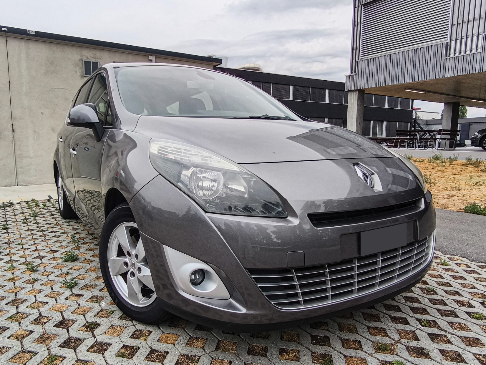 RENAULT Grand Scénic 1.4 16V Turbo Dynamique-image-1