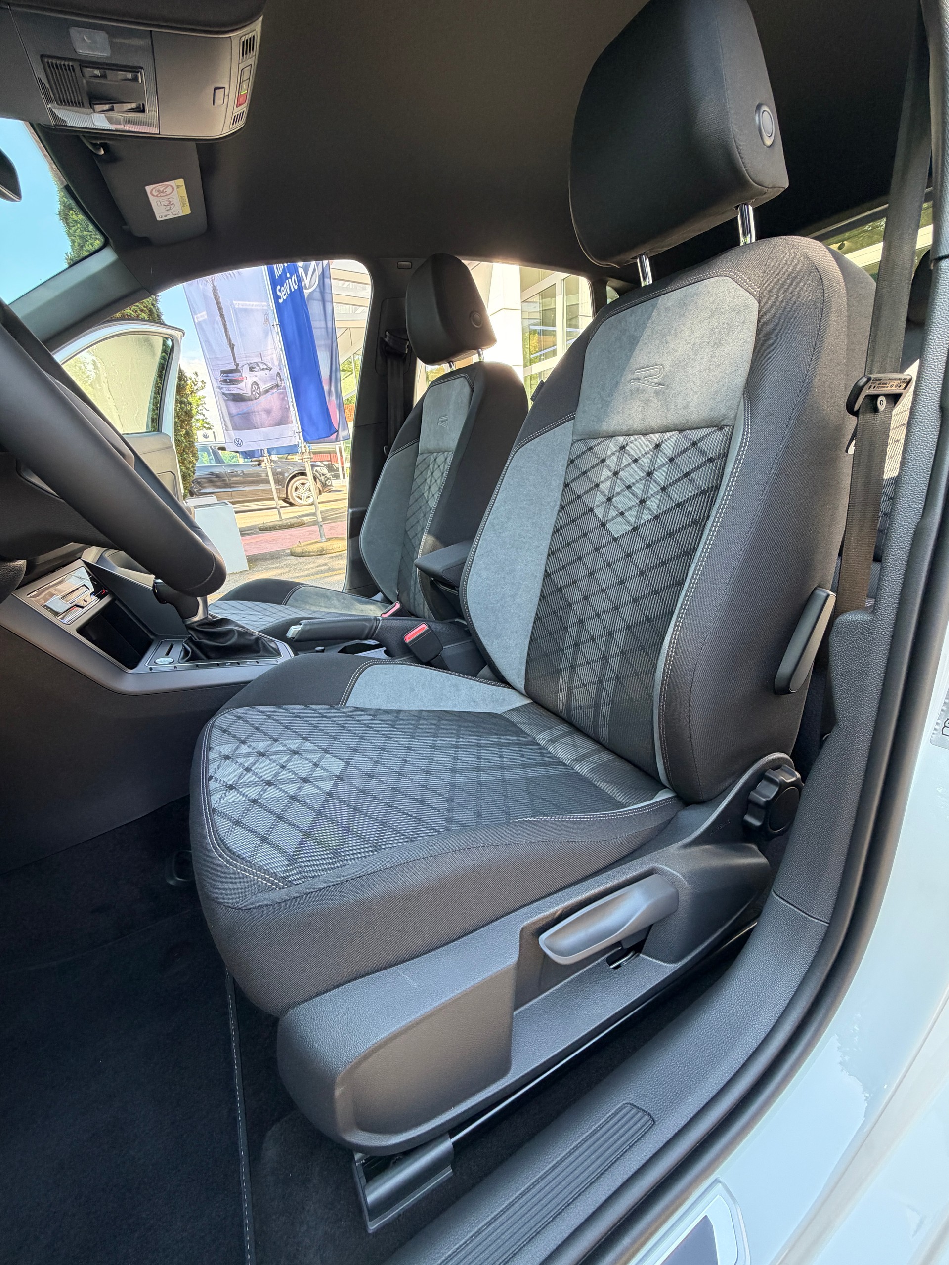 VW Polo 1.0 TSI R-Line DSG-image-11
