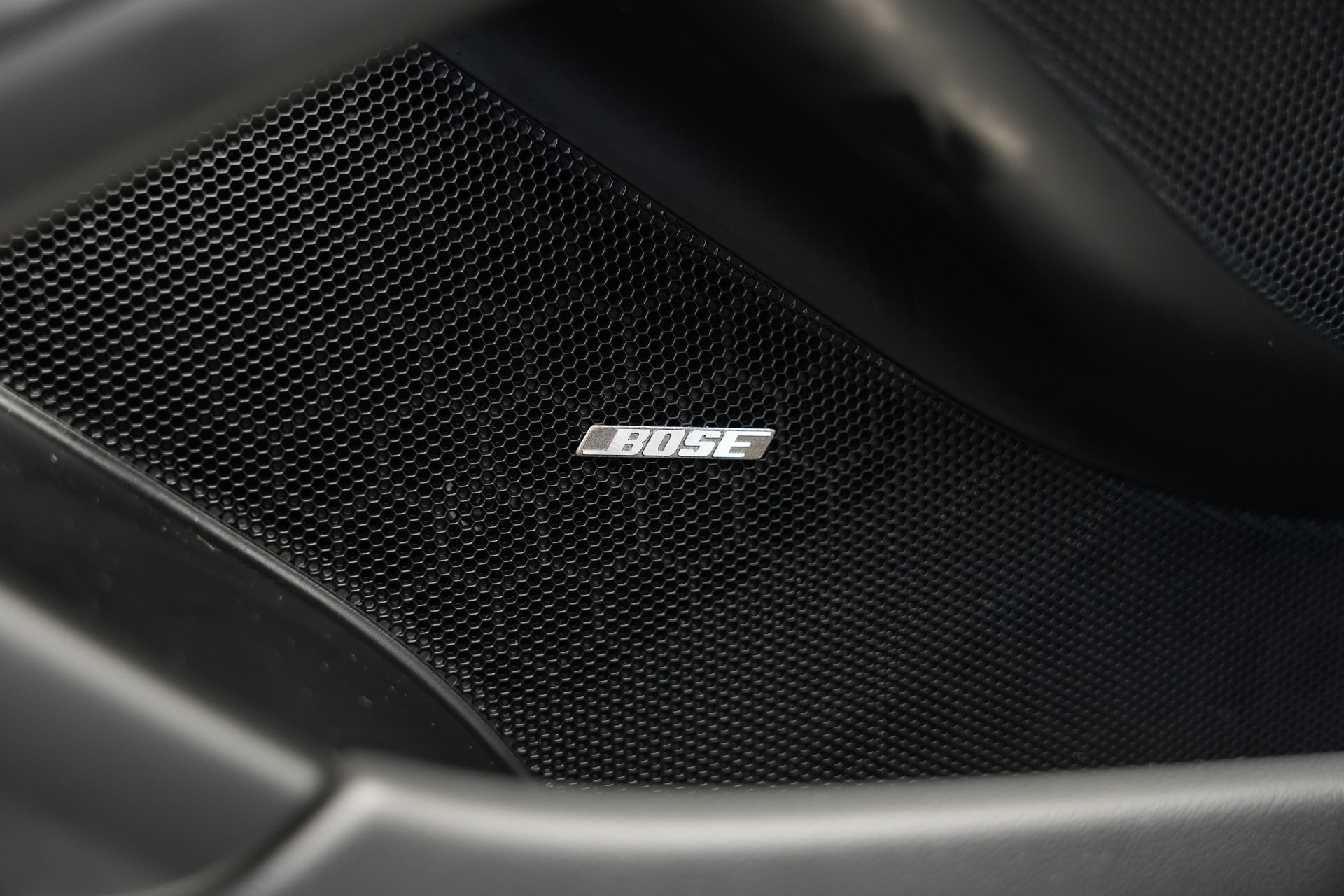 PORSCHE Boxster 2.7 Black Edition PDK *CH-Fahrzeug* *Approved*-image-17