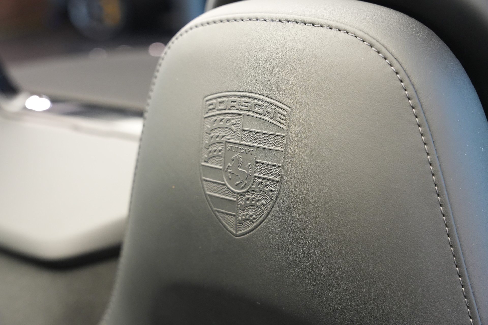 PORSCHE Boxster 2.7 Black Edition PDK *CH-Fahrzeug* *Approved*-image-28