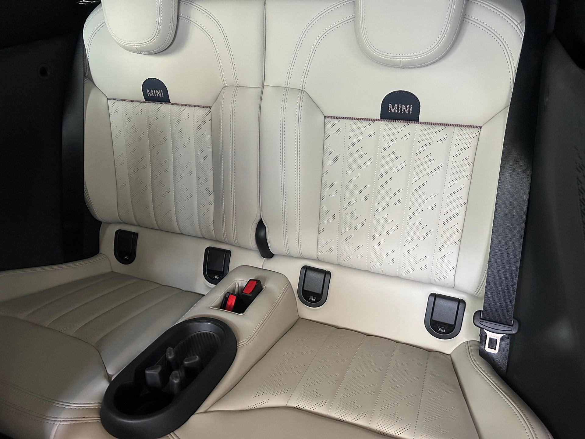MINI Cooper C Cabriolet DKG -CH Fahrzeug mit Gratisservice und Werksgarantie*-image-18