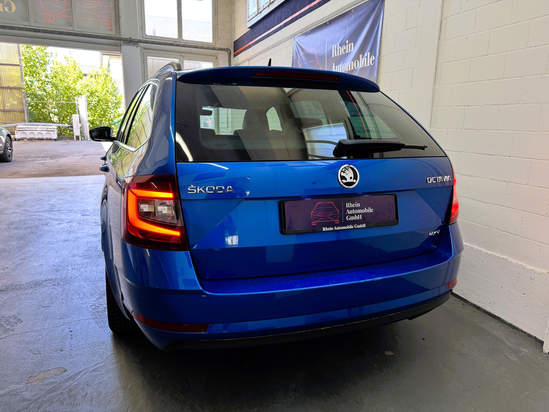 SKODA Octavia Combi 2.0 TDI Style 4x4 DSG-image-3
