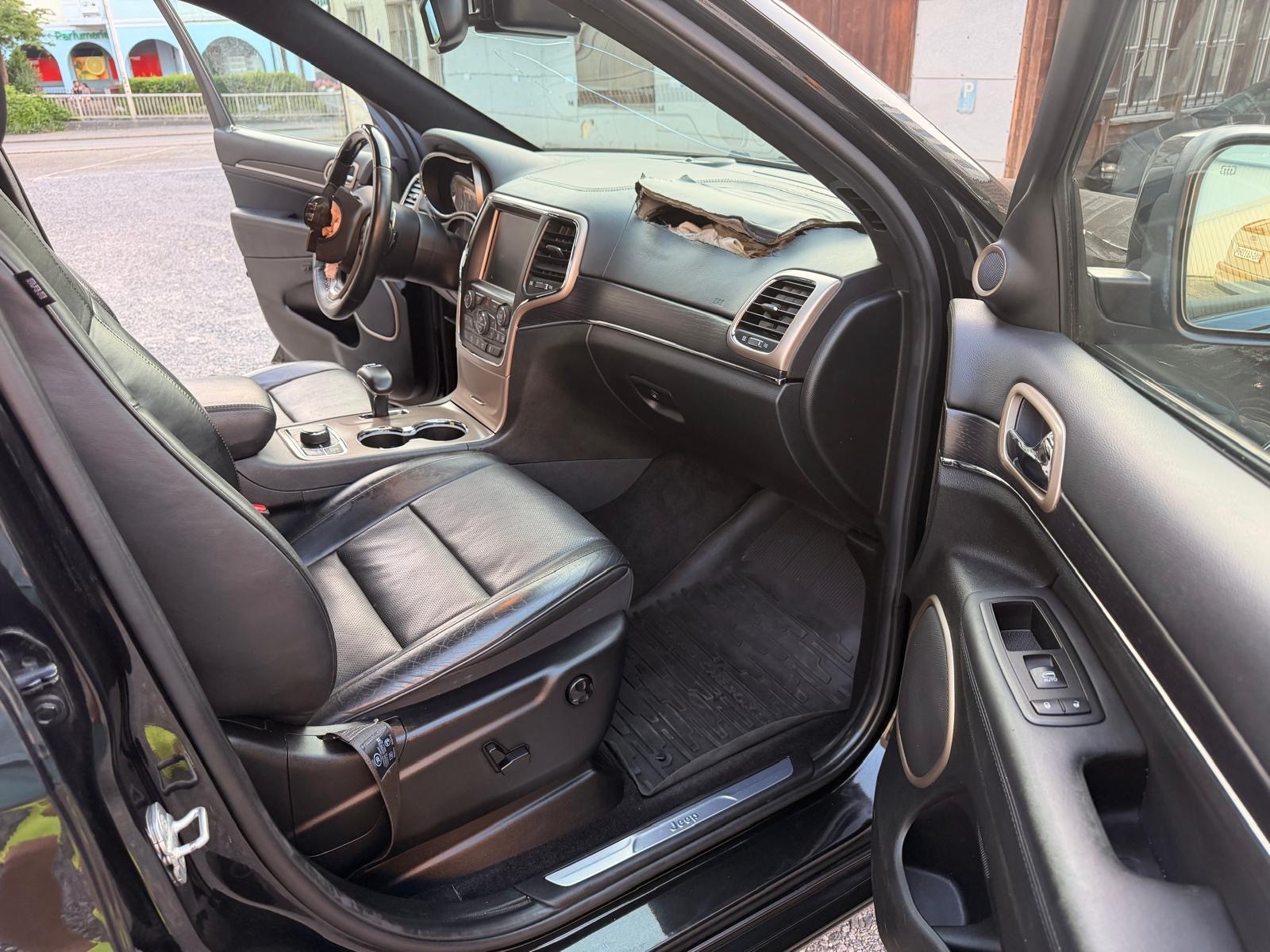 JEEP Grand Cherokee 3.0 CRD Summit Automatic-image-9