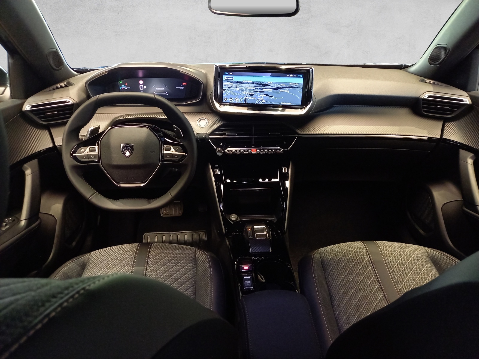 PEUGEOT 2008 1.2 Hybrid Allure Premium-image-9