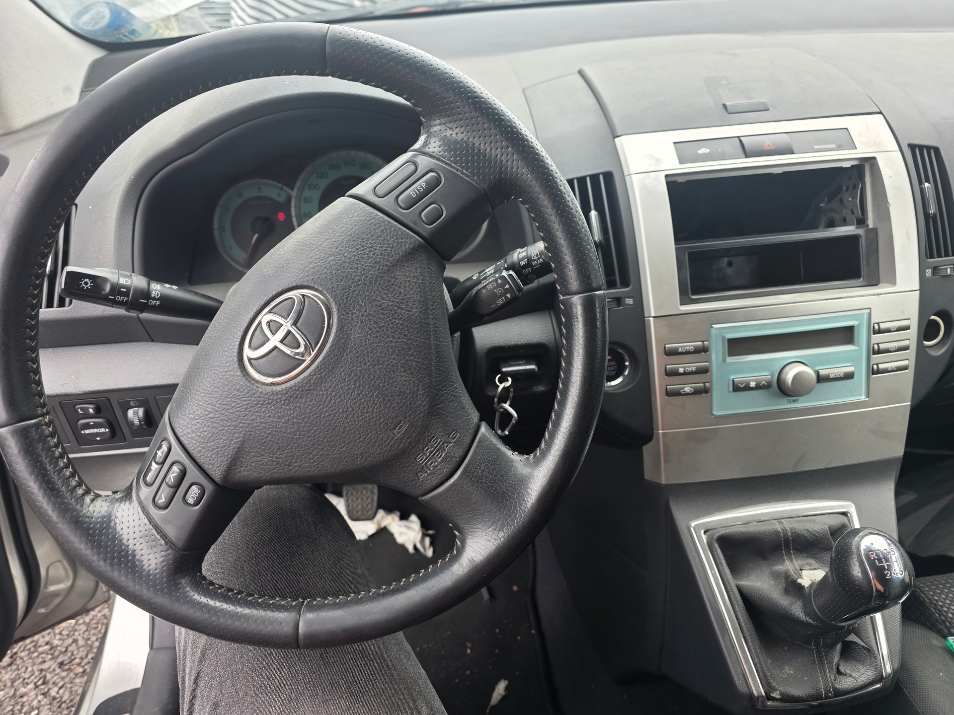 TOYOTA Corolla Verso 2.2 D-4D CleanP. Linea Sol Prem.-image-4