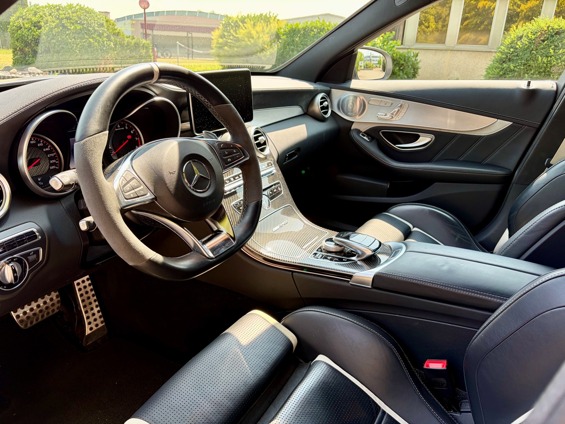 MERCEDES-BENZ C 63 S AMG-image-4