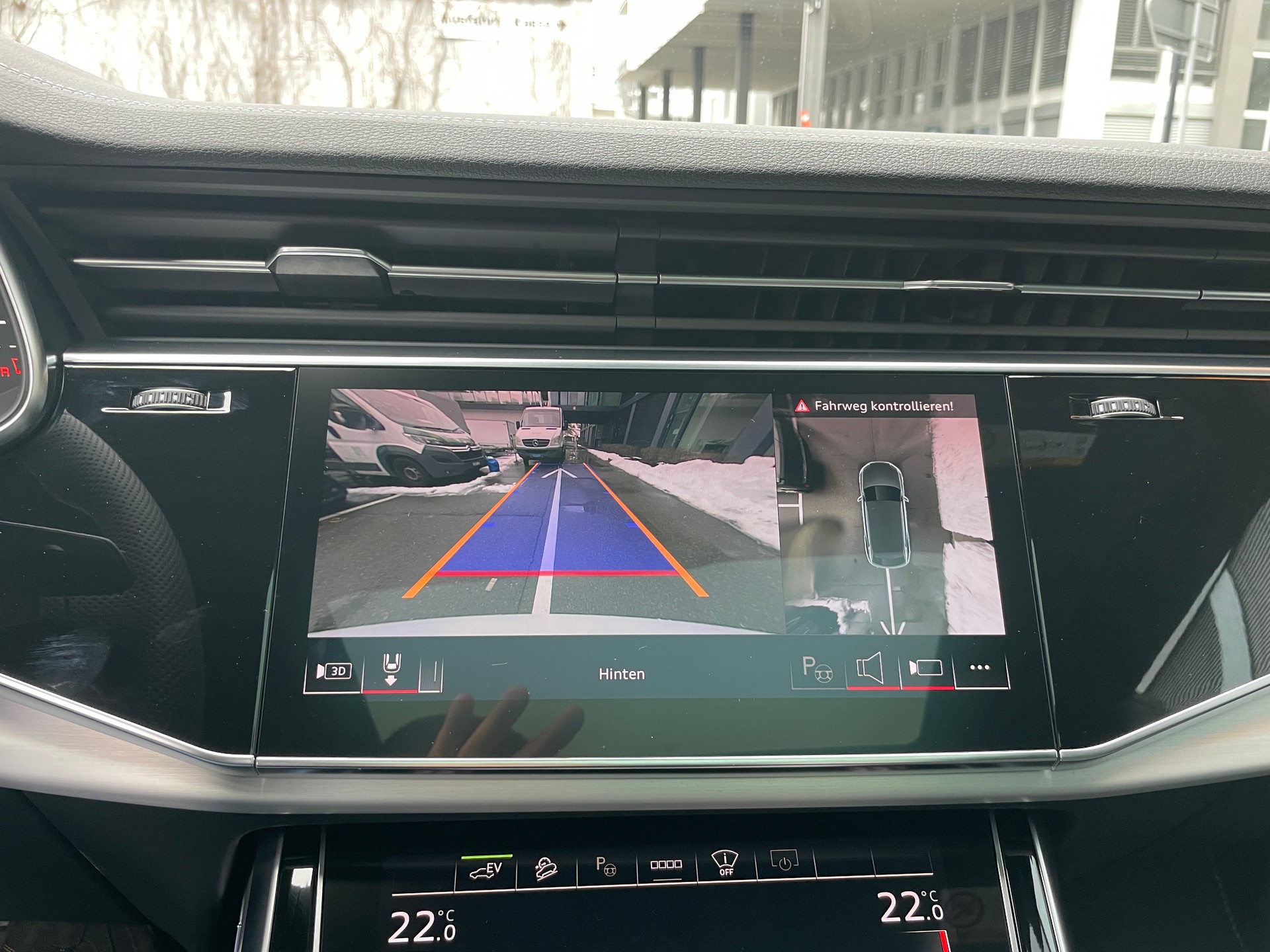 AUDI Q8 60 TFSI e quattro PHEV tiptronic-image-21