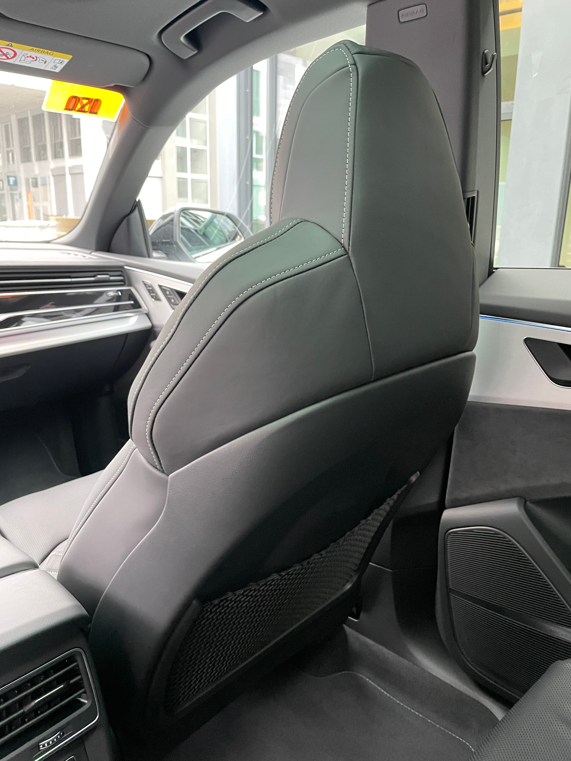 AUDI Q8 60 TFSI e quattro PHEV tiptronic-image-16