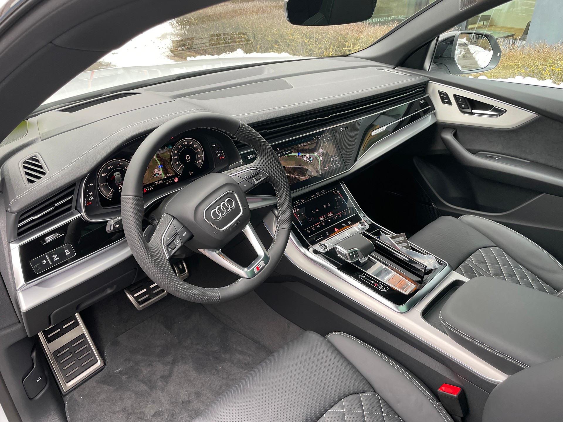 AUDI Q8 60 TFSI e quattro PHEV tiptronic-image-8