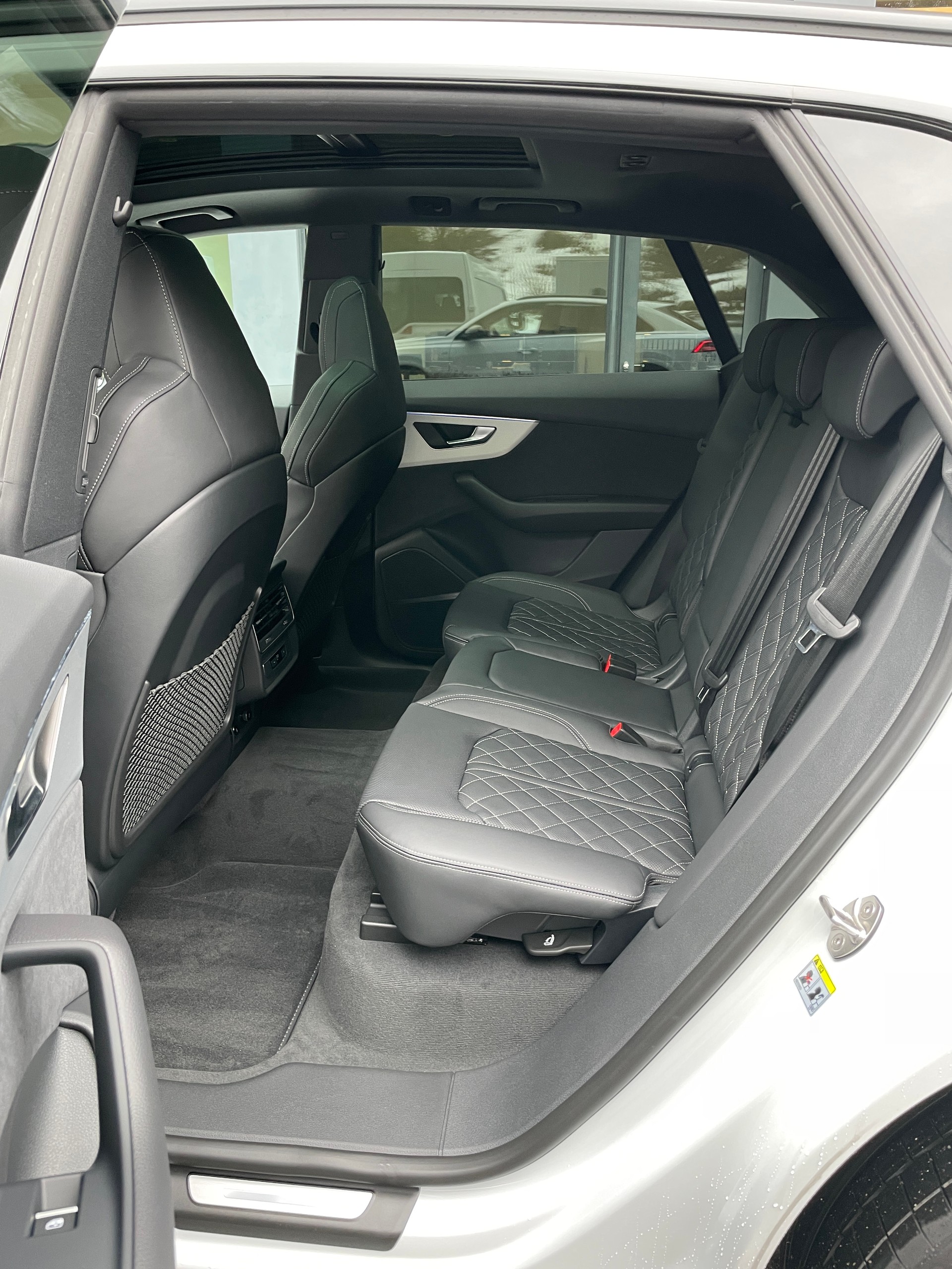 AUDI Q8 60 TFSI e quattro PHEV tiptronic-image-14