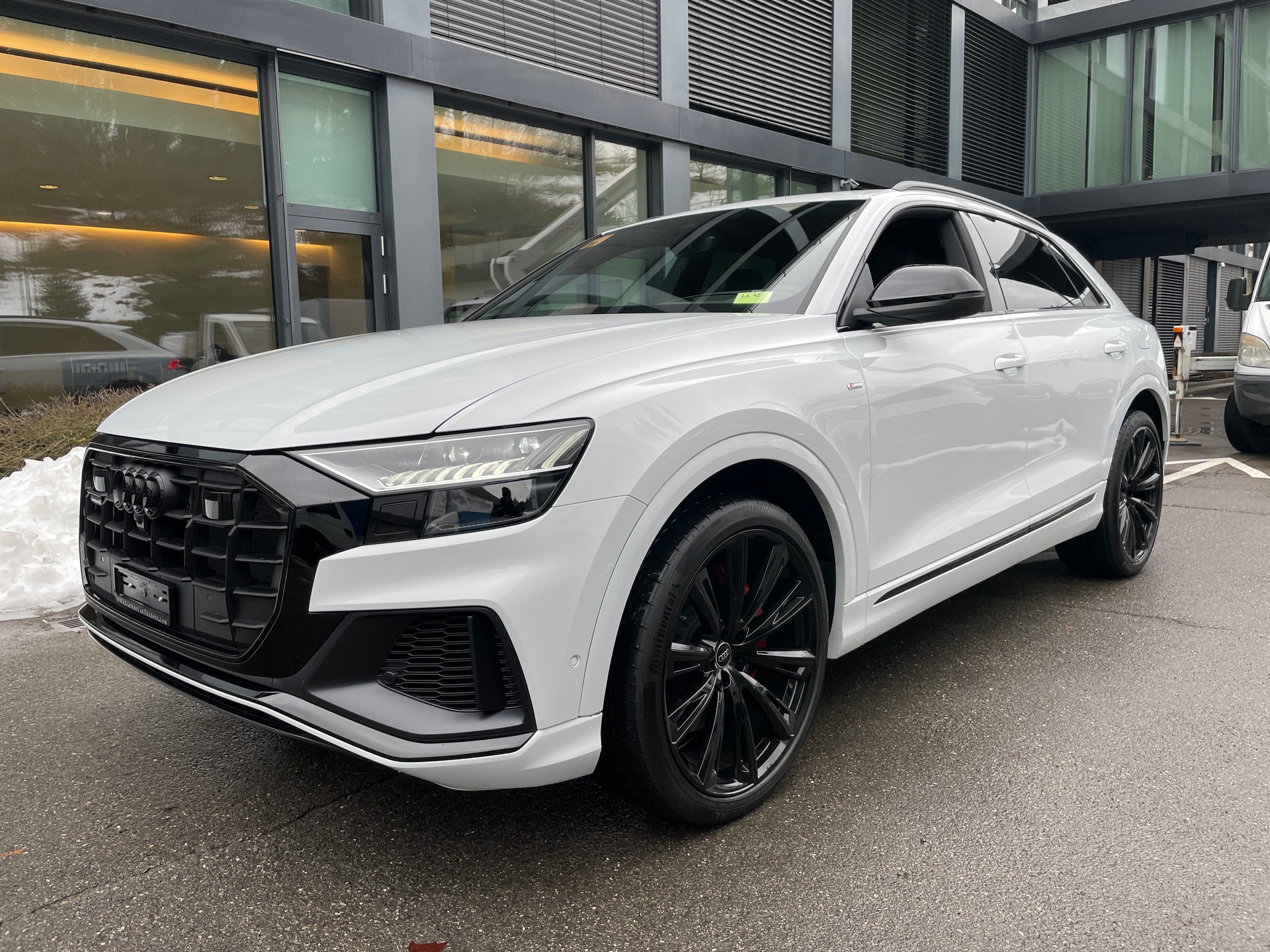 AUDI Q8 60 TFSI e quattro PHEV tiptronic-image-0