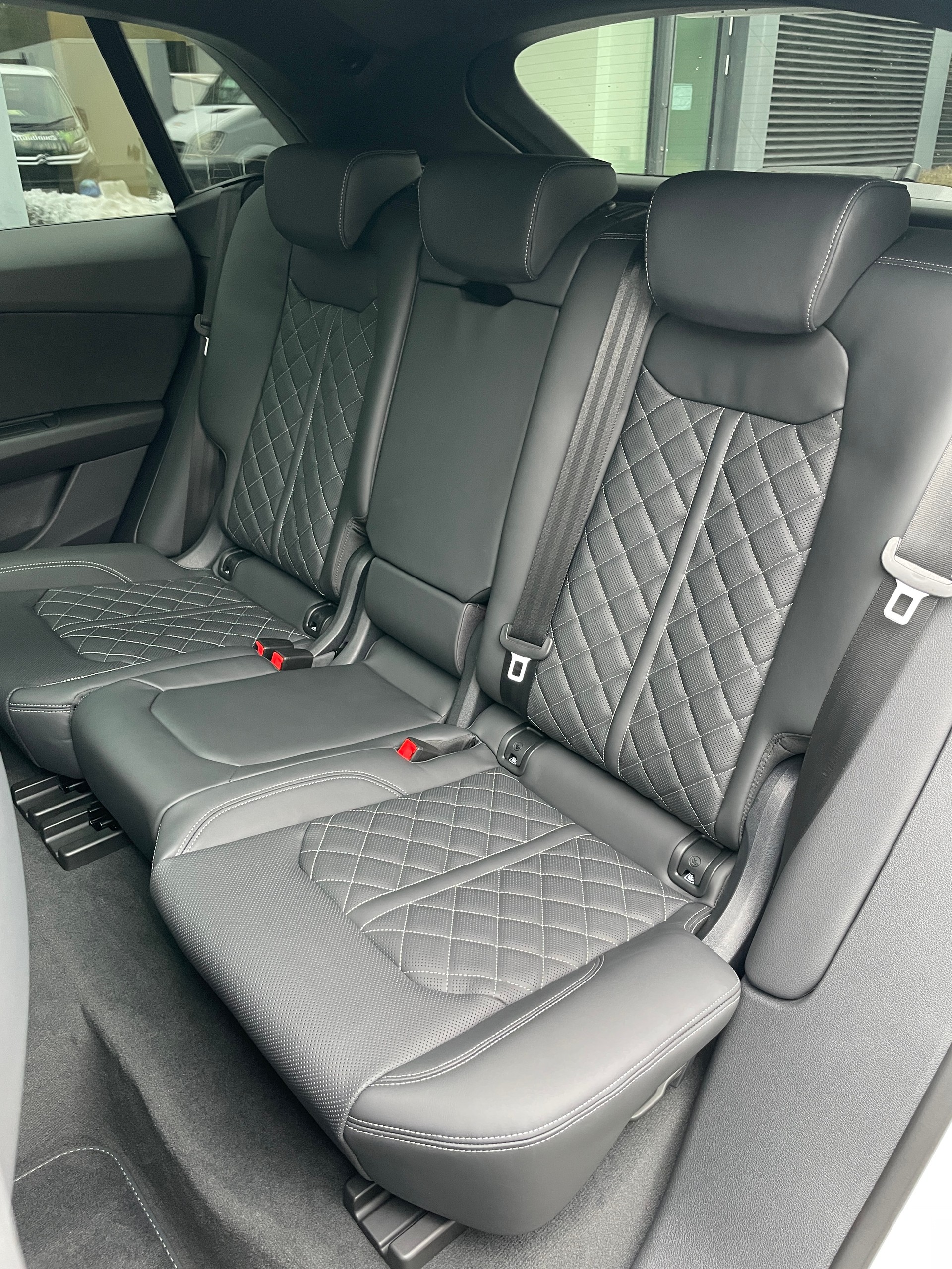 AUDI Q8 60 TFSI e quattro PHEV tiptronic-image-13