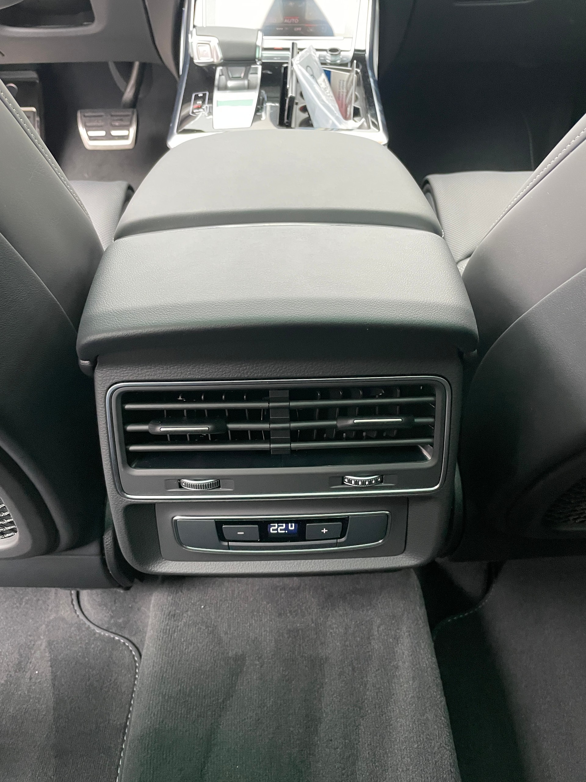 AUDI Q8 60 TFSI e quattro PHEV tiptronic-image-17