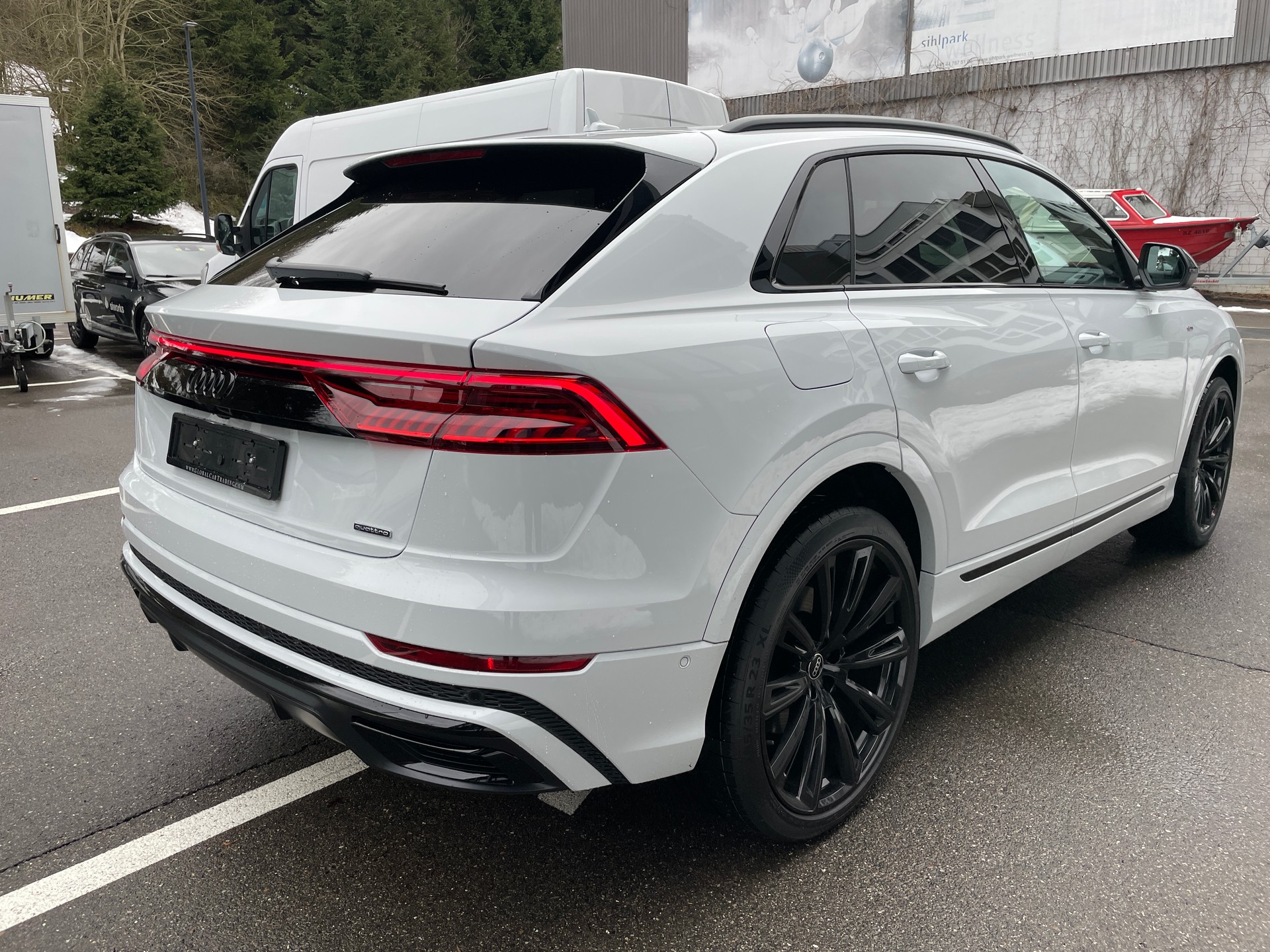 AUDI Q8 60 TFSI e quattro PHEV tiptronic-image-3