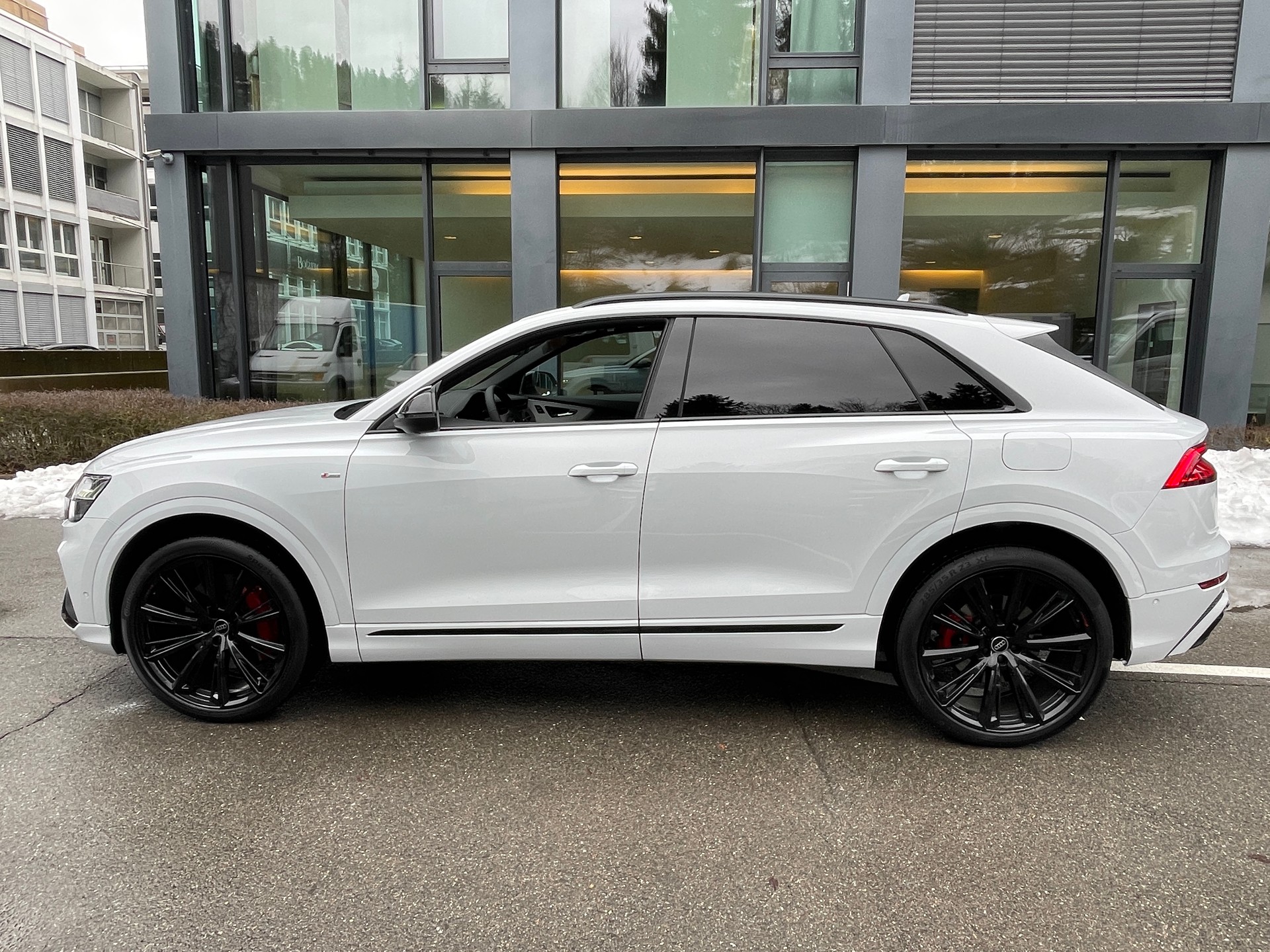 AUDI Q8 60 TFSI e quattro PHEV tiptronic-image-7