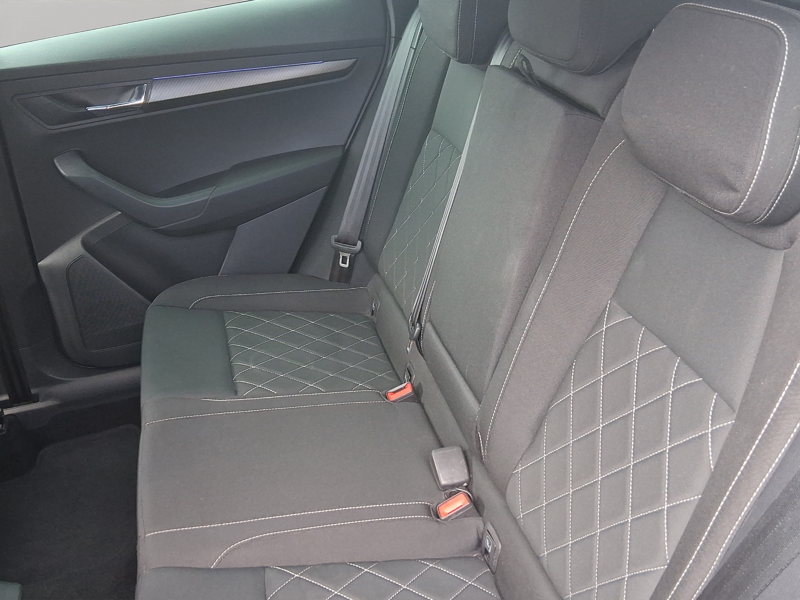 SKODA Karoq 1.5 TSI ACT SportLine DSG-image-16
