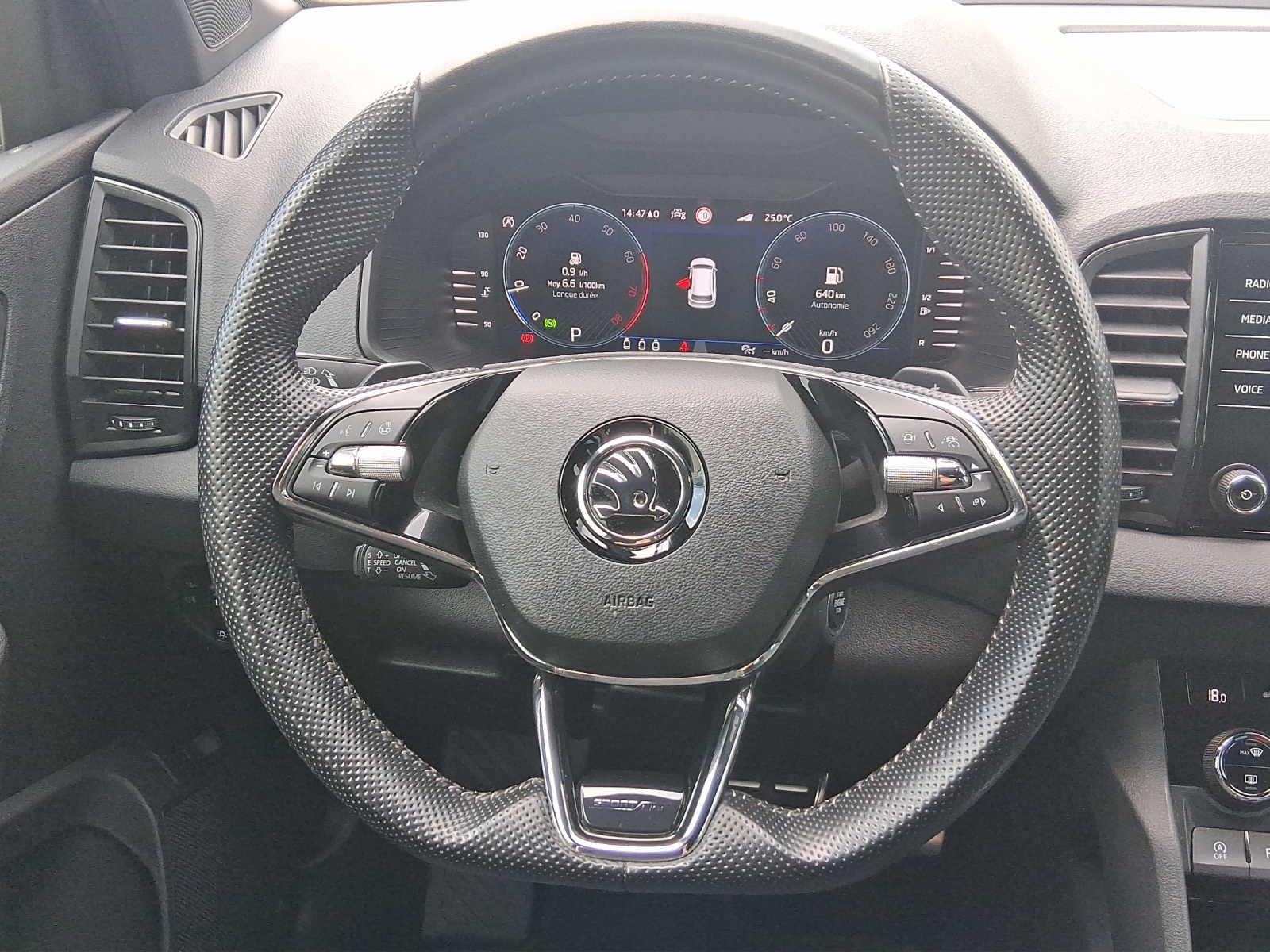 SKODA Karoq 1.5 TSI ACT SportLine DSG-image-10