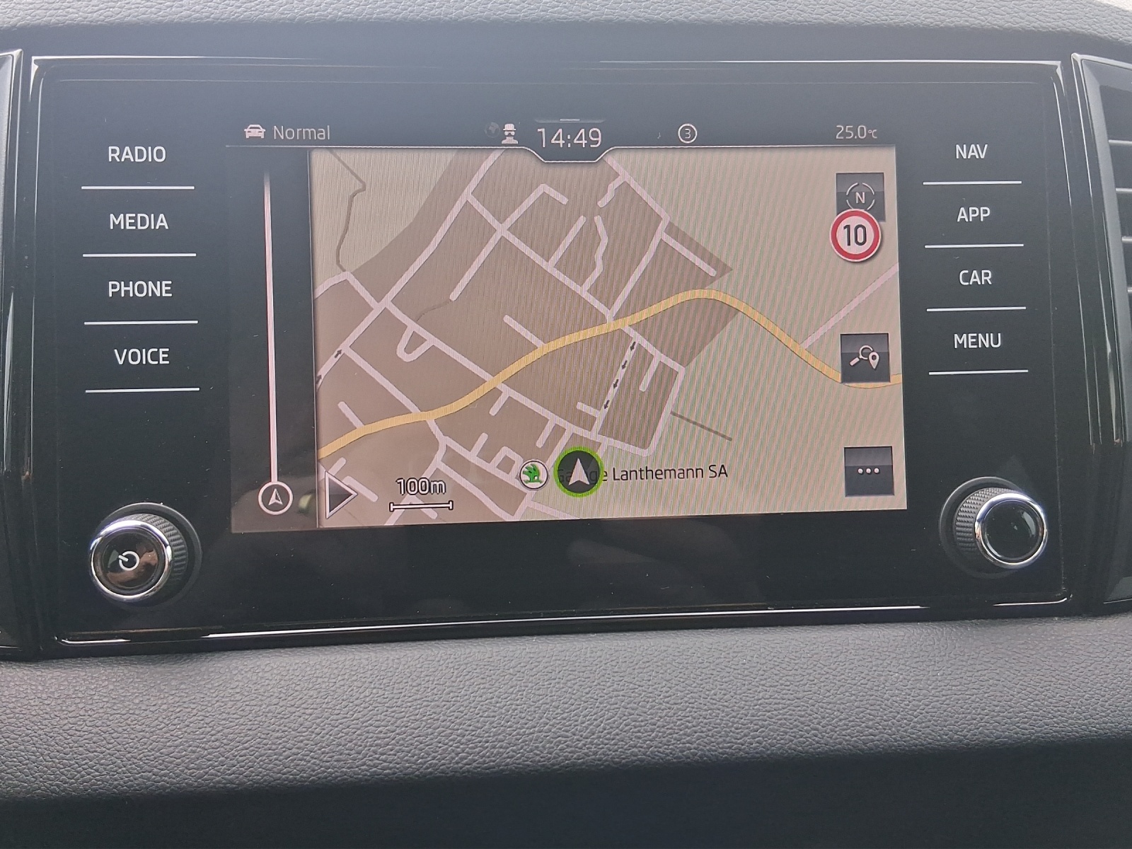 SKODA Karoq 1.5 TSI ACT SportLine DSG-image-14