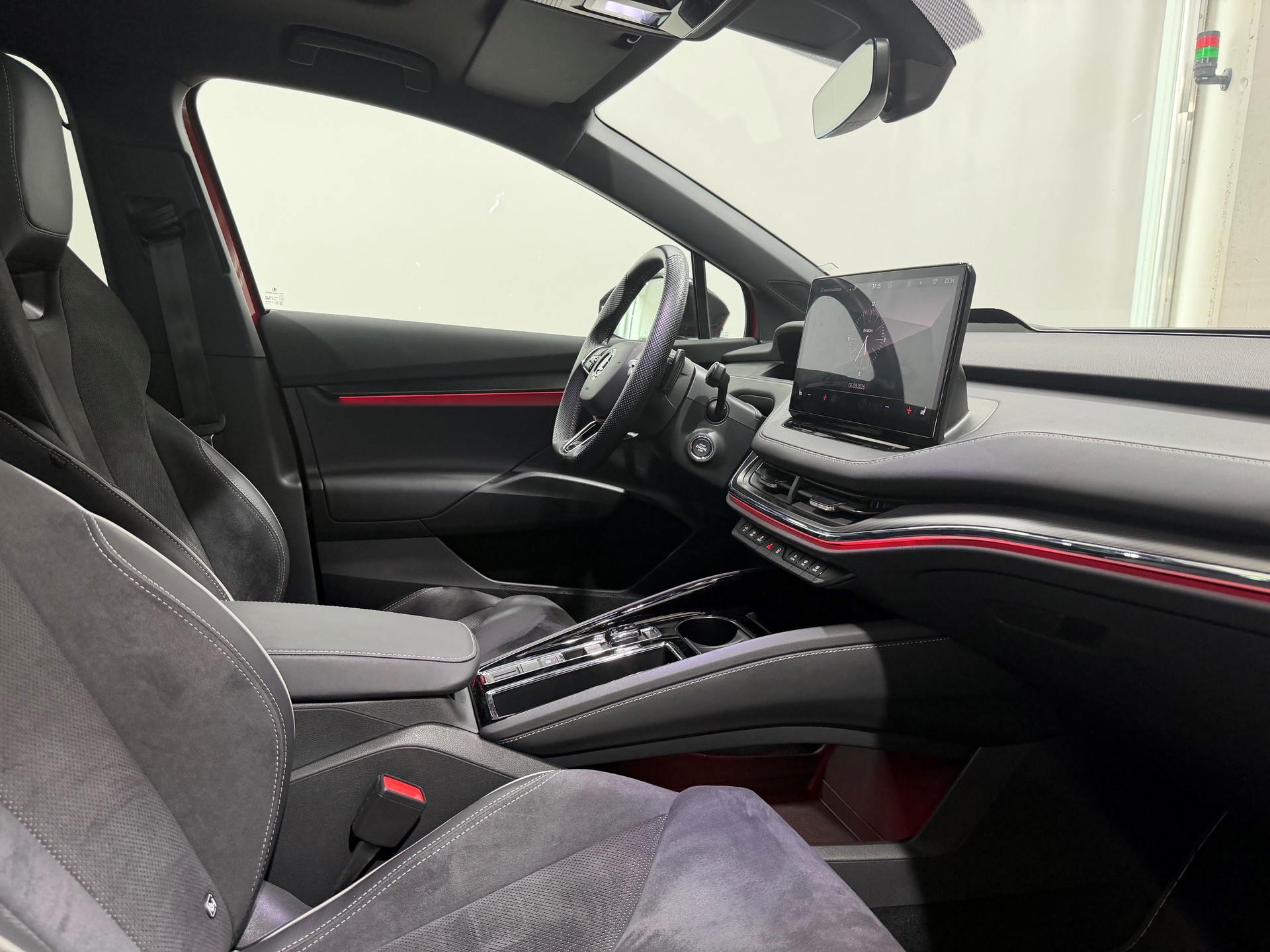 SKODA Enyaq iV 80x SportLine-image-3