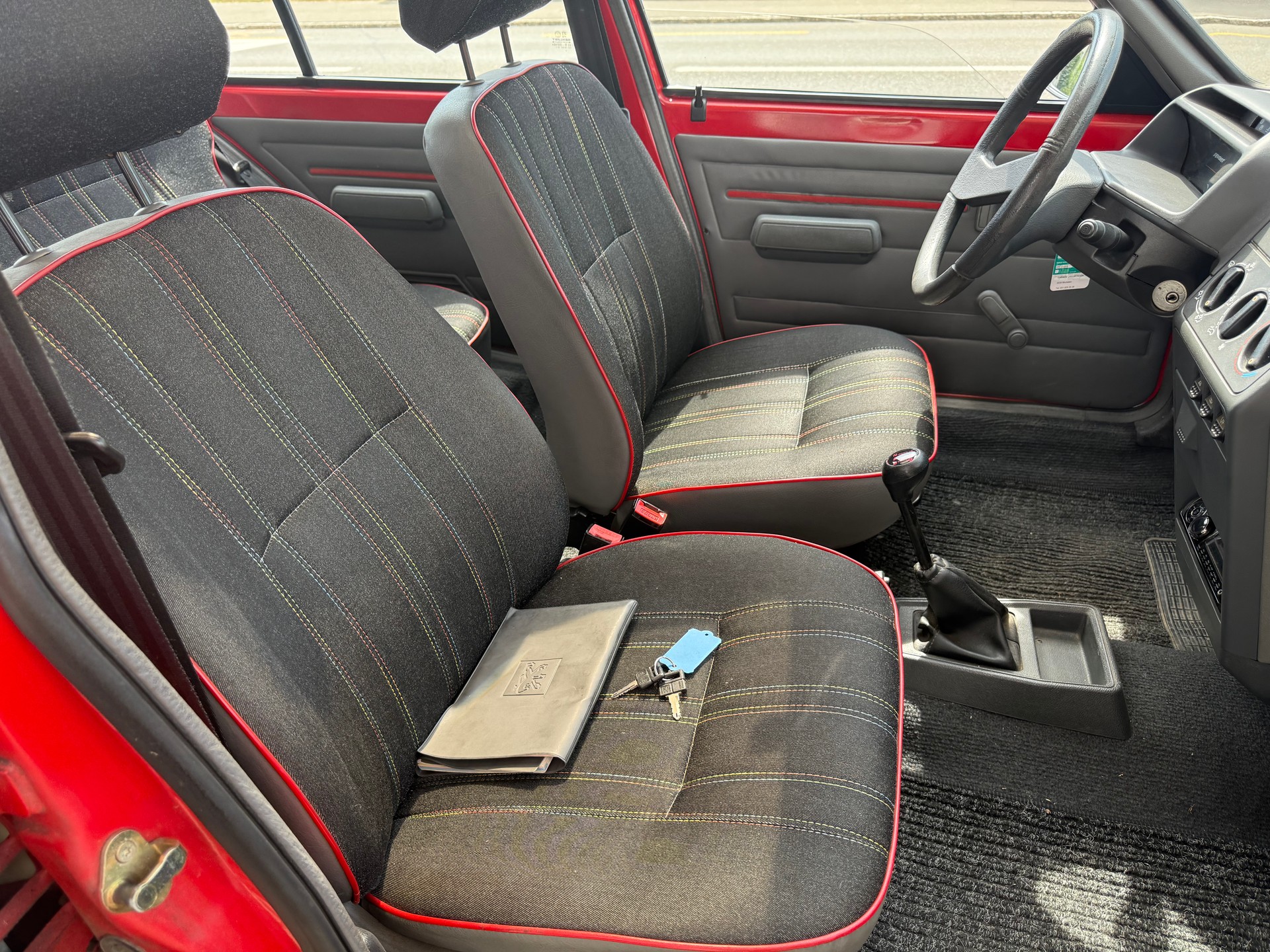 PEUGEOT 205 1.1 Look-image-9