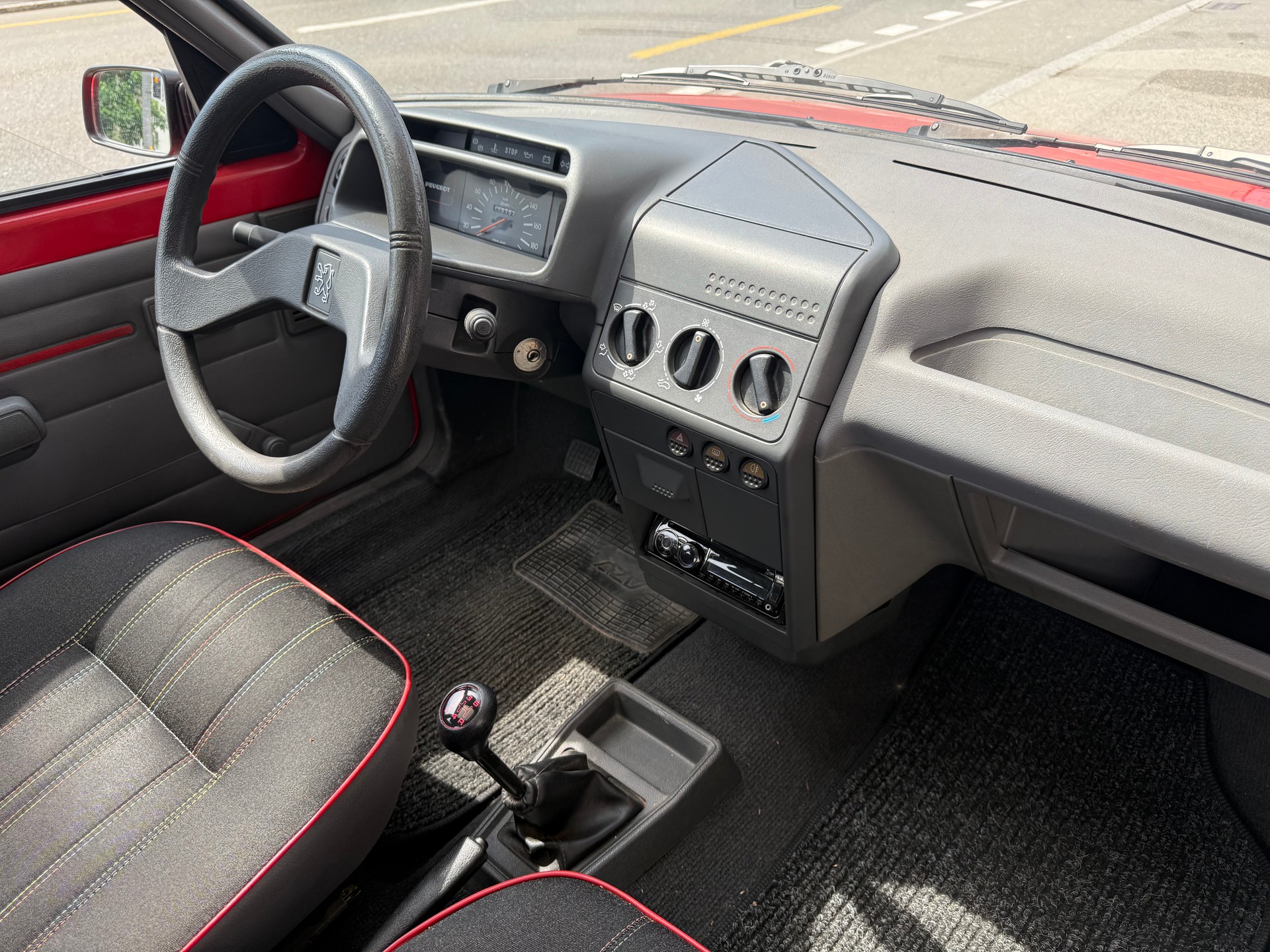 PEUGEOT 205 1.1 Look-image-11