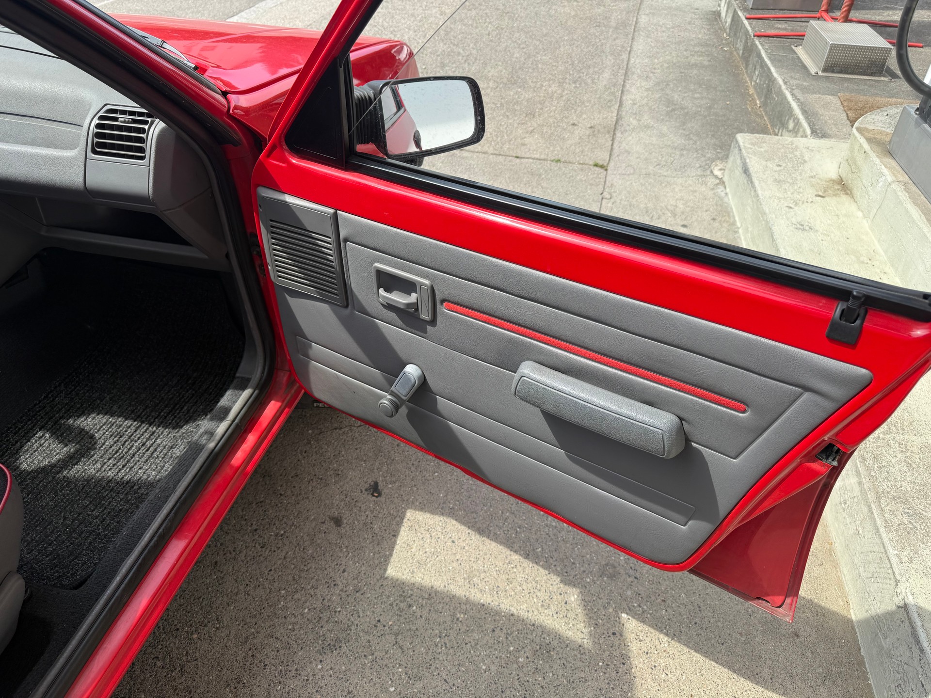 PEUGEOT 205 1.1 Look-image-8