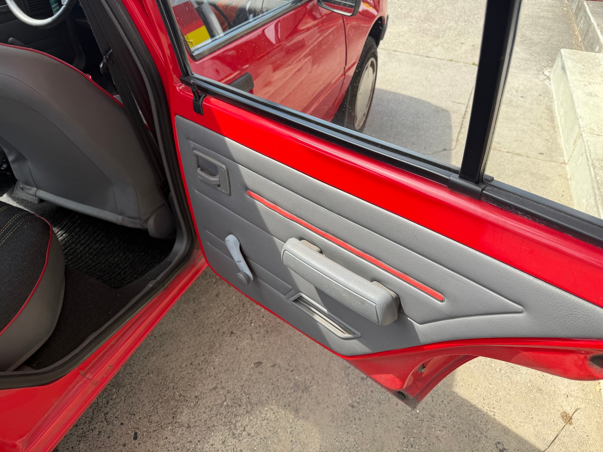 PEUGEOT 205 1.1 Look-image-6