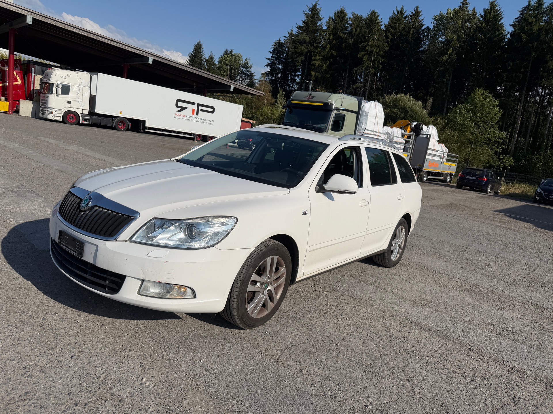 SKODA Octavia Combi 1.8 TSI Ambition 4x4-image-2
