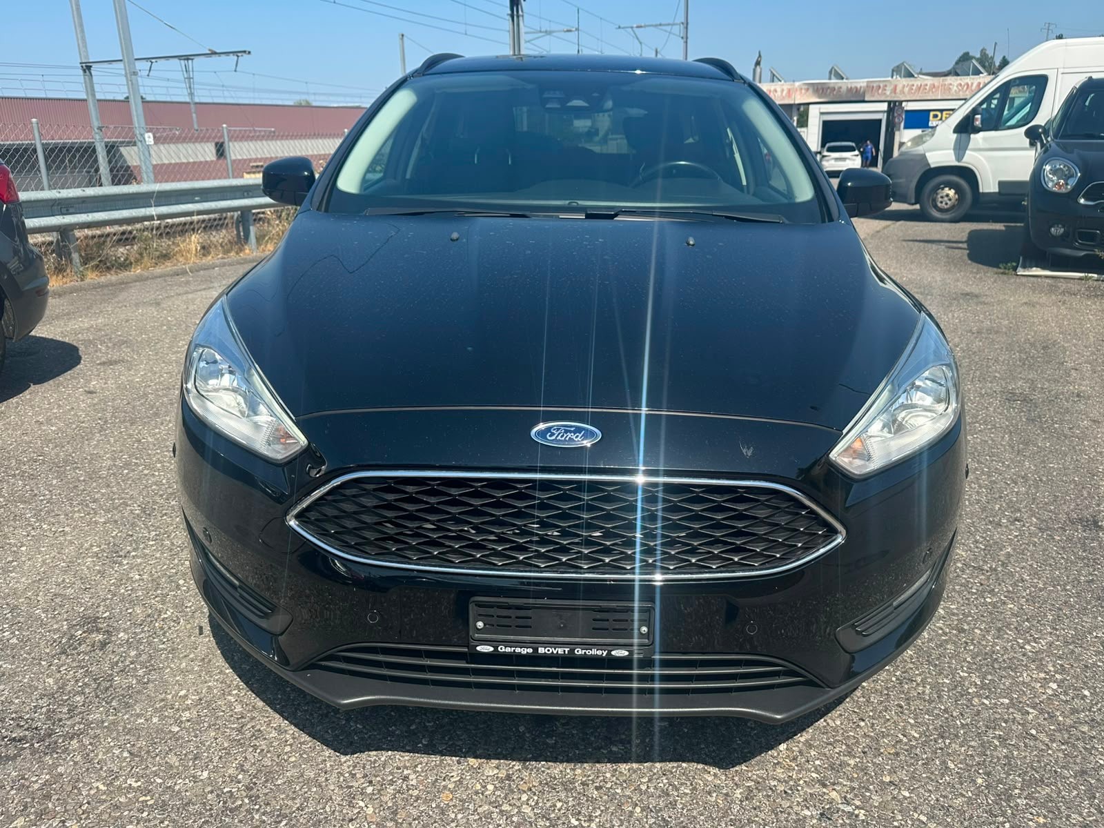 FORD Focus 1.0 SCTi Black Edition-image-1
