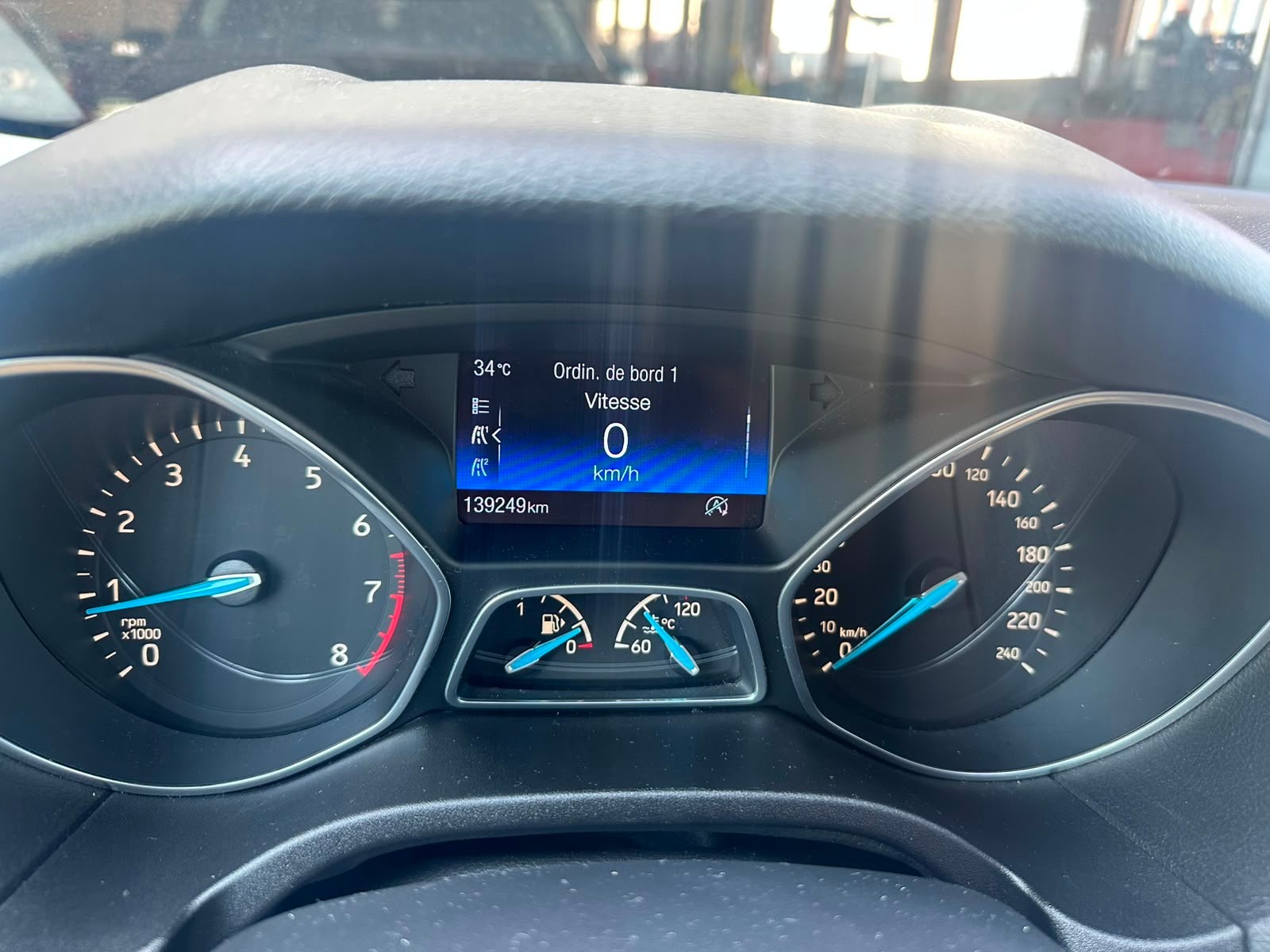 FORD Focus 1.0 SCTi Black Edition-image-8