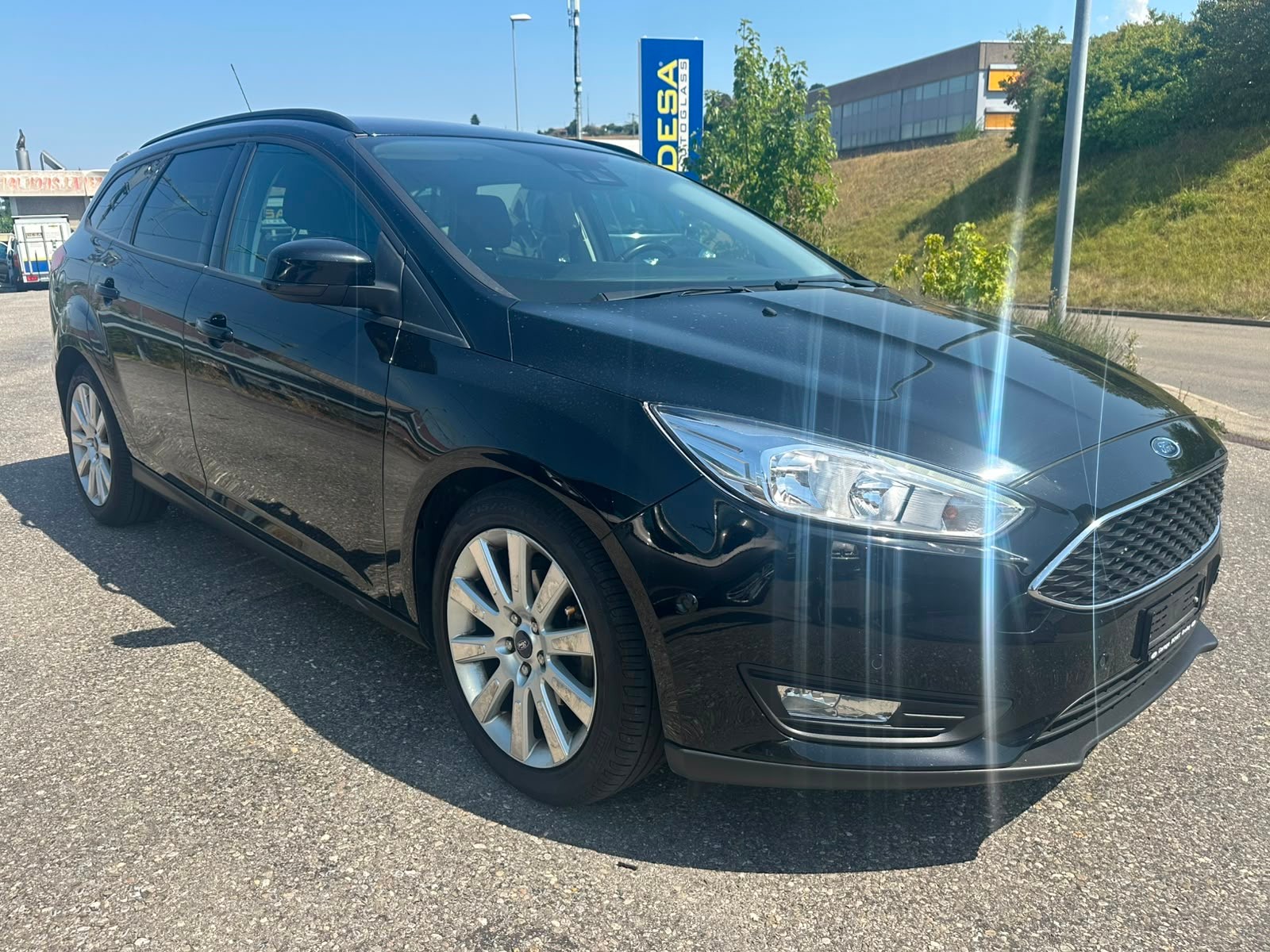FORD Focus 1.0 SCTi Black Edition-image-2