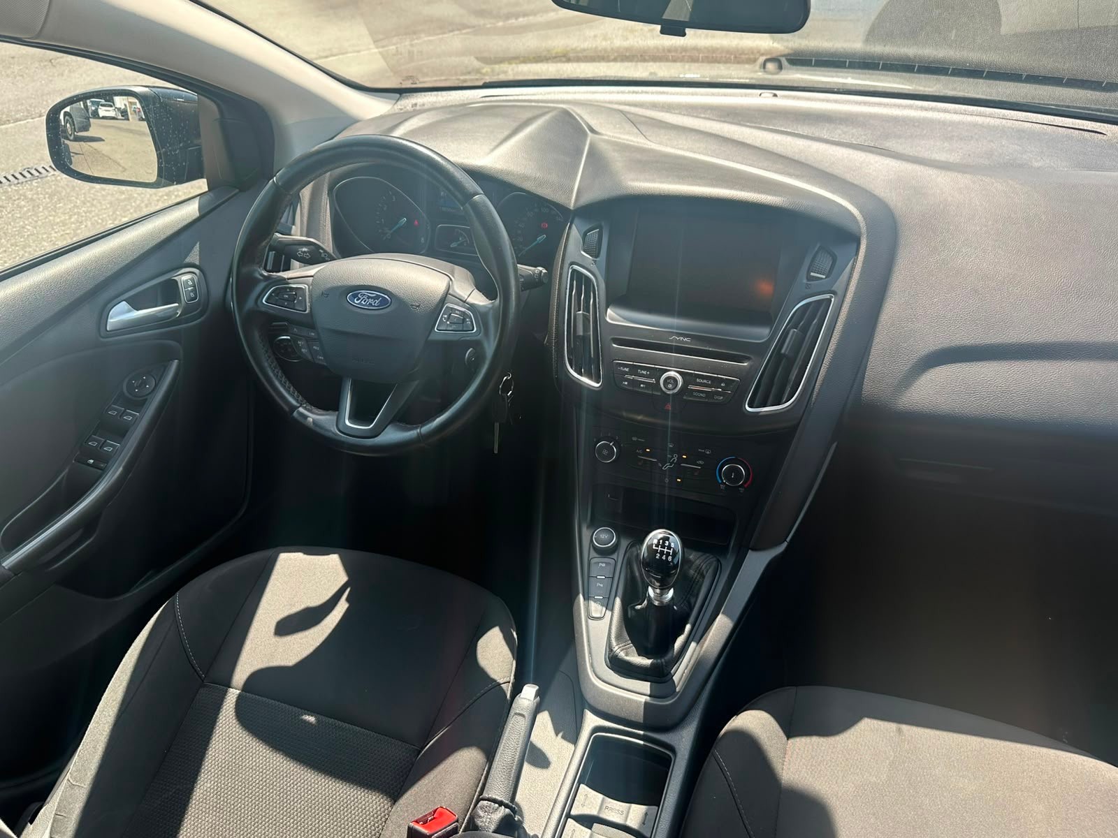 FORD Focus 1.0 SCTi Black Edition-image-13