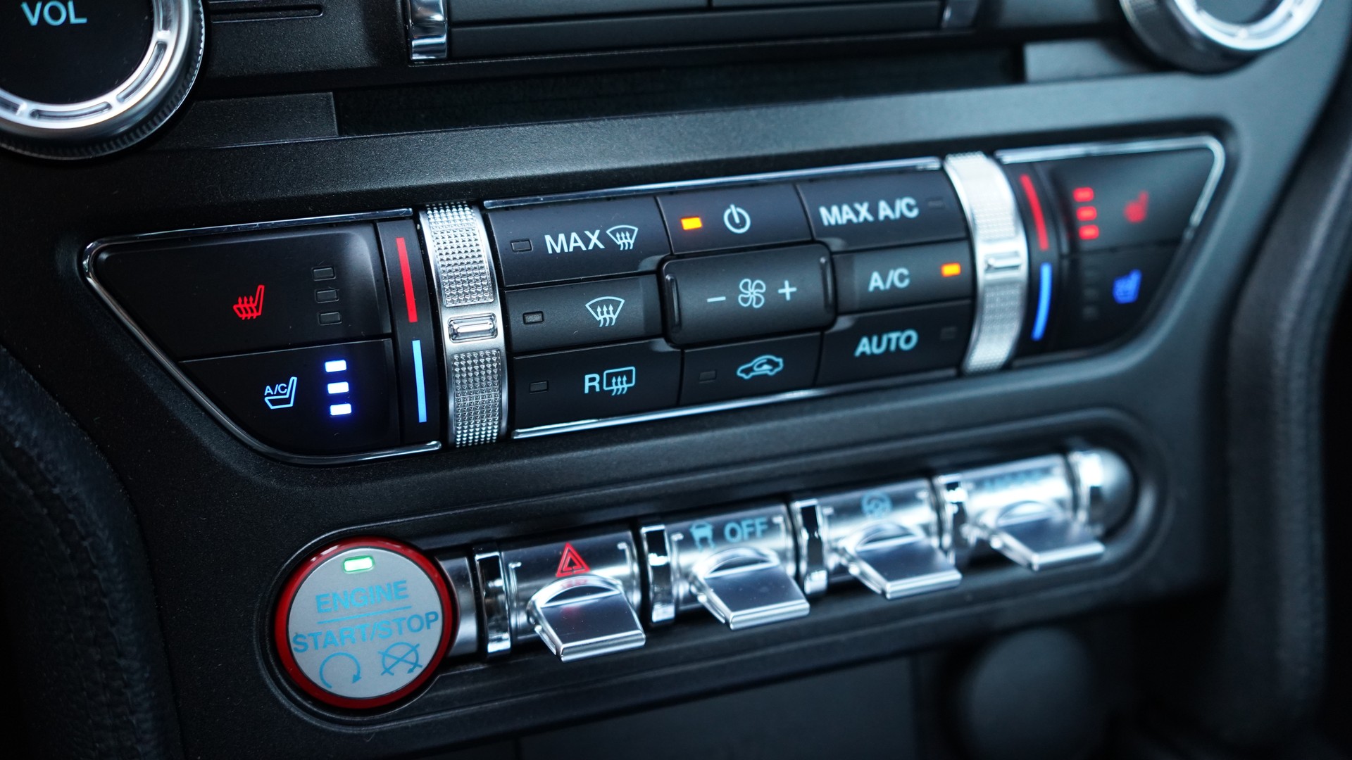 FORD Mustang Fastback 5.0 V8 GT Automat-image-13